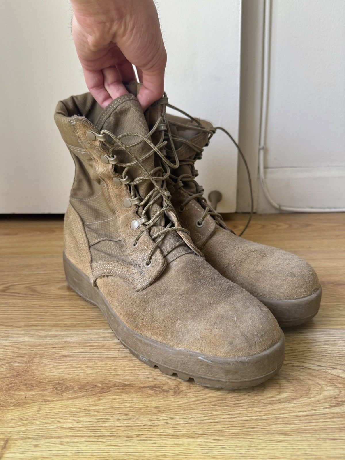 Military U.S. Army Combat Boots Suede Beige