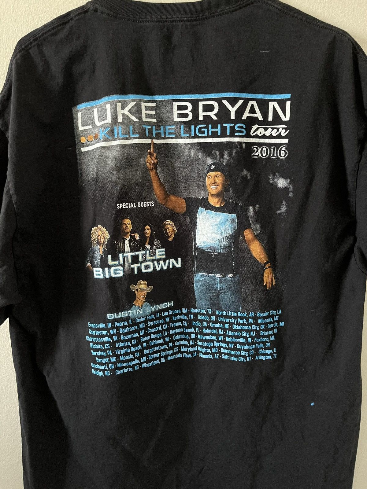 Vintage 2016 Luke Bryan 'Kill the Lights' Tour Shirt Size US XL / EU 56 / 4 - 6 Thumbnail