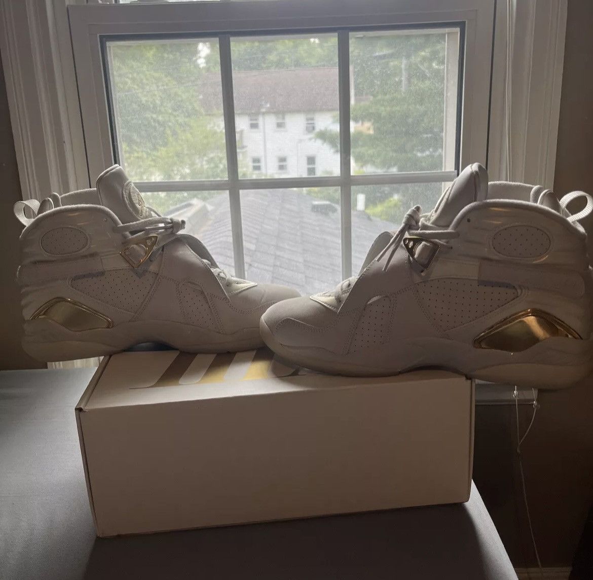Jordan Brand Air Jordan 8 Retro C&C “Trophy” Size US 10.5 / EU 43-44 - 3 Thumbnail