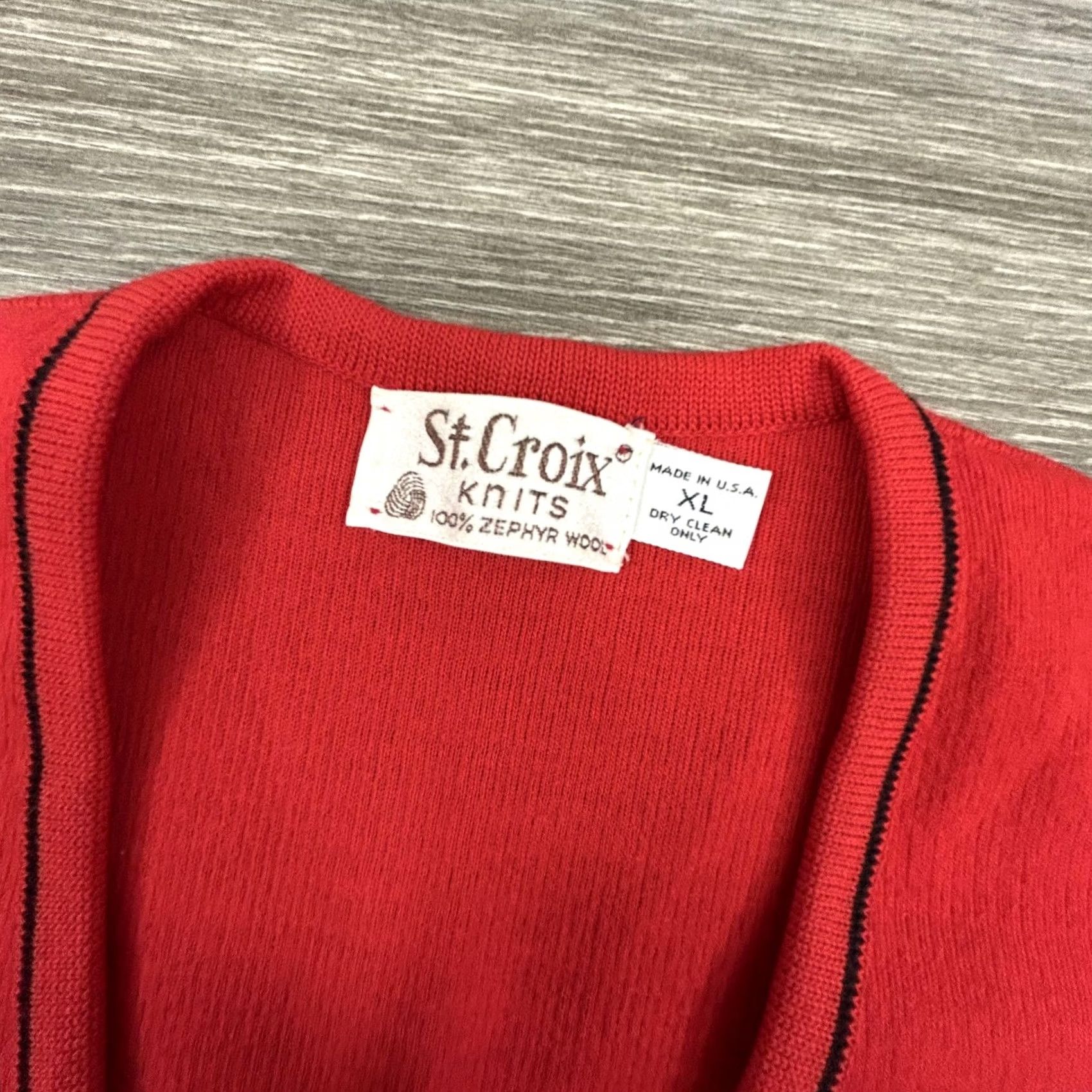 Zephyr VINTAGE St Croix Sweater Mens XL Red V Neck Zephyr Wool Geometric Made USA 80s Size US XL / EU 56 / 4 - 4 Thumbnail