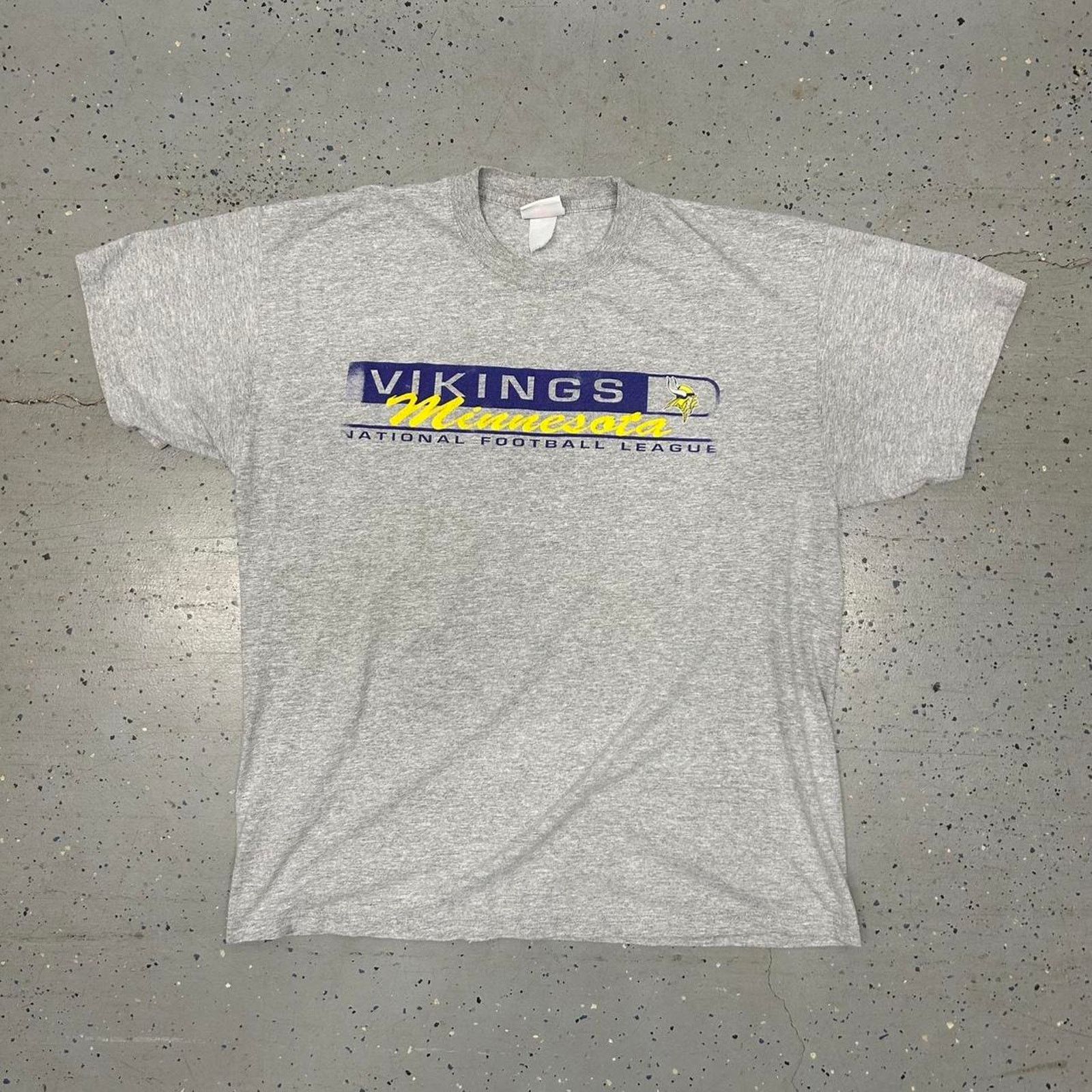 NFL Y2K Grey Minnesota Vikings NFL tee Size US XL / EU 56 / 4 - 1 Thumbnail