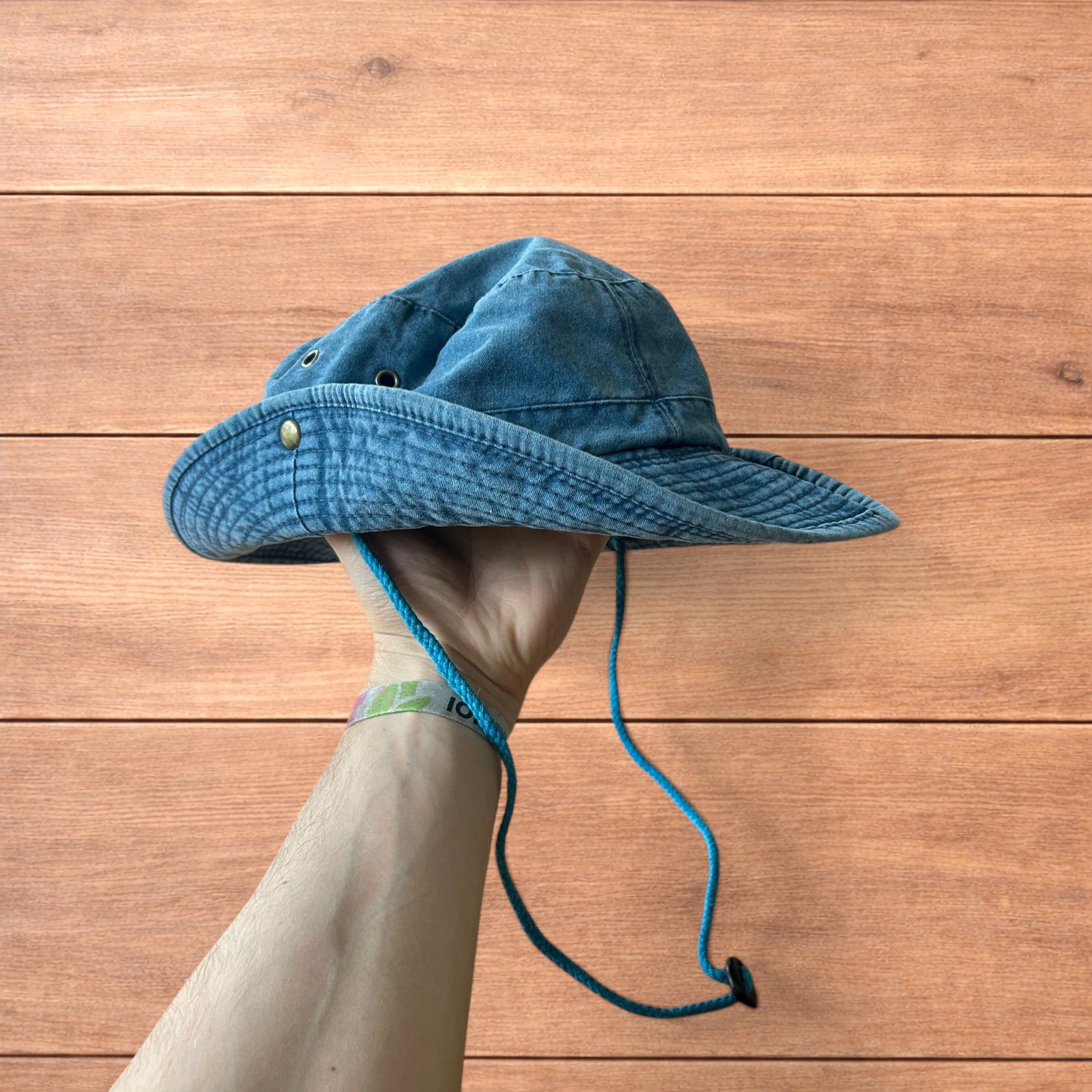 Japanese Brand Vintage style denim fishermans boonie hat in mid blue. Size ONE SIZE - 3 Thumbnail