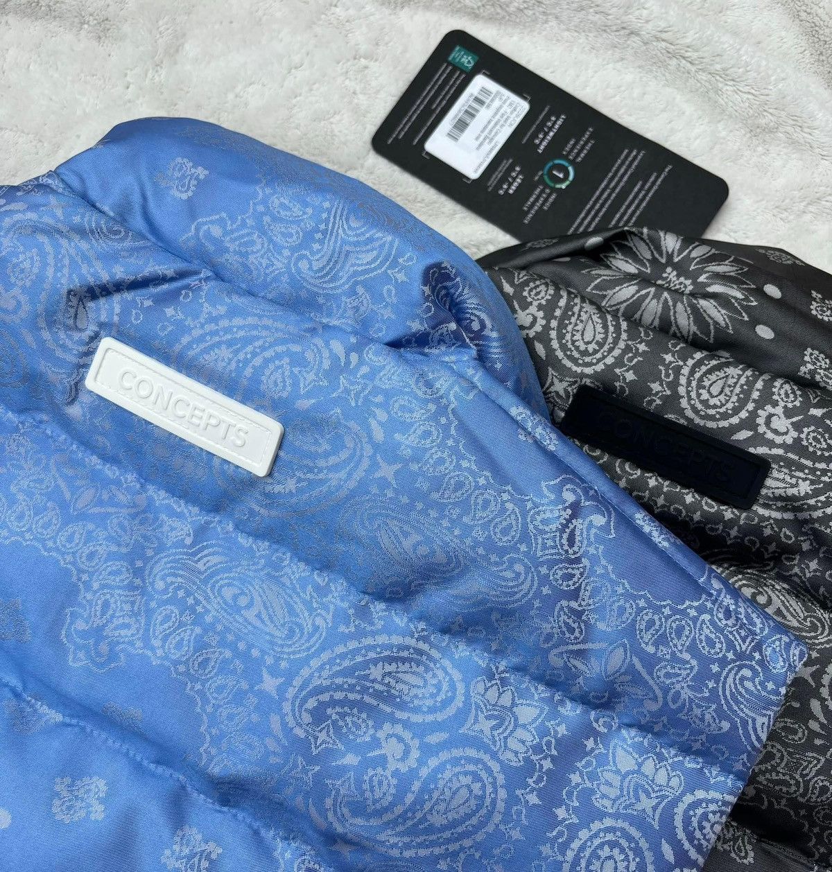 Canada Goose Canada Goose x Concepts Blue Paisley Bandana Vests Size US XXL / EU 58 / 5 - 4 Thumbnail