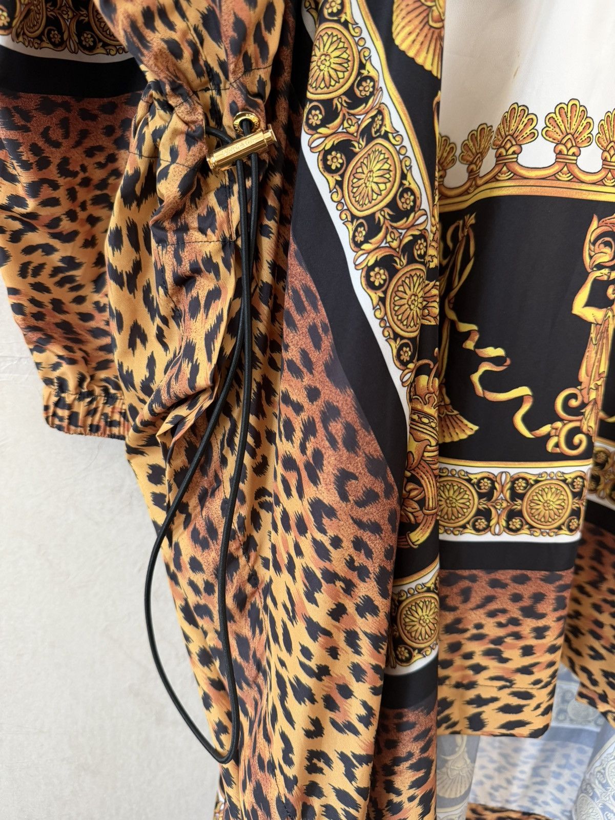 Versace Versace FW 2018 Leopard Baroque Print Hoodie Size US L / EU 52-54 / 3 - 5 Thumbnail