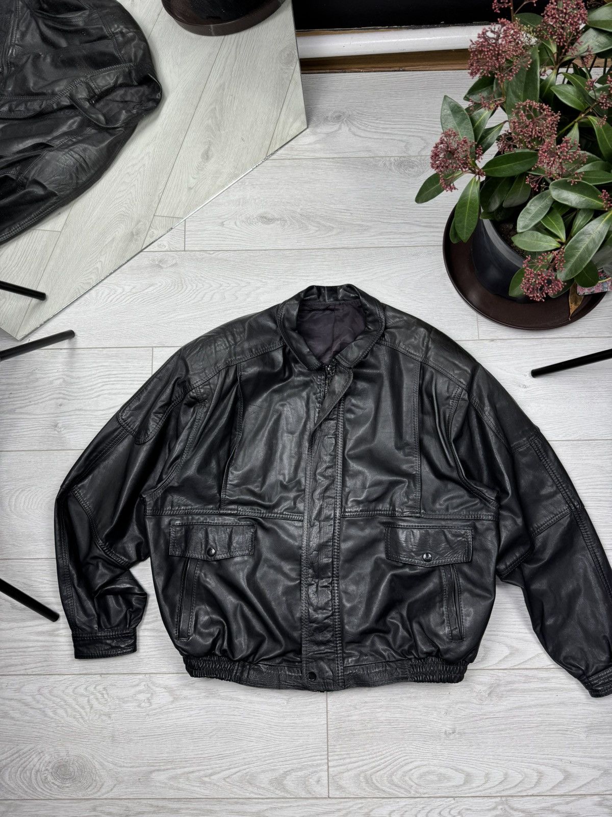 Vintage 90's Bomber Leather Jacket