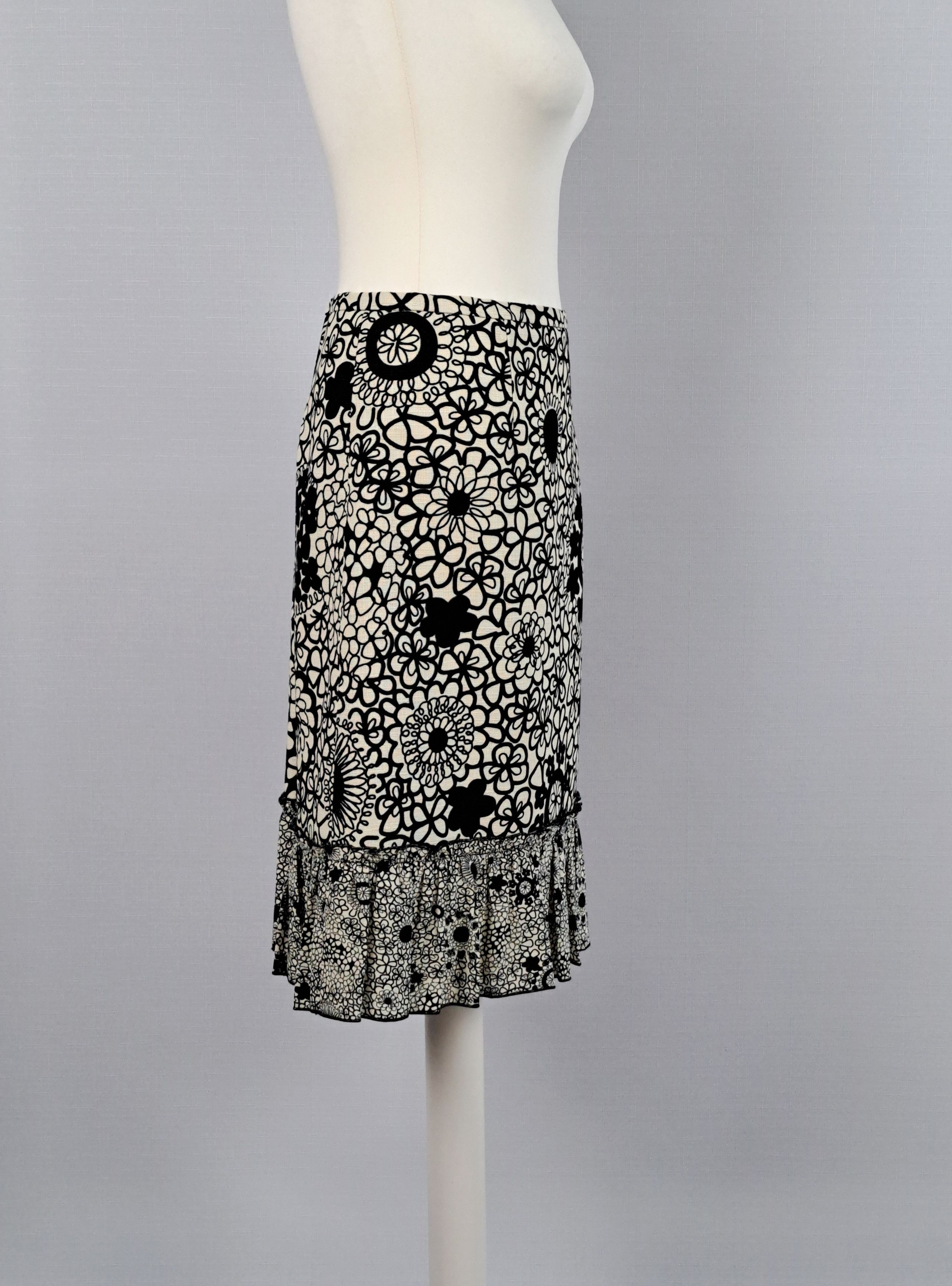 Moschino × Vintage Moschino Cheap&Chic vintage flower skirt. Size 46IT Size 32" / US 10 / IT 46 - 4 Thumbnail