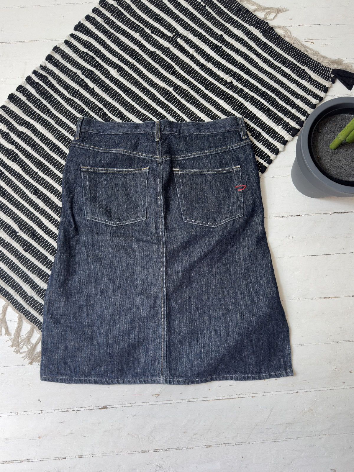 Diesel VINTAGE DIESEL 2000s DENIM MIDI SKIRT Size 28" / US 6 / IT 42 - 2 Thumbnail