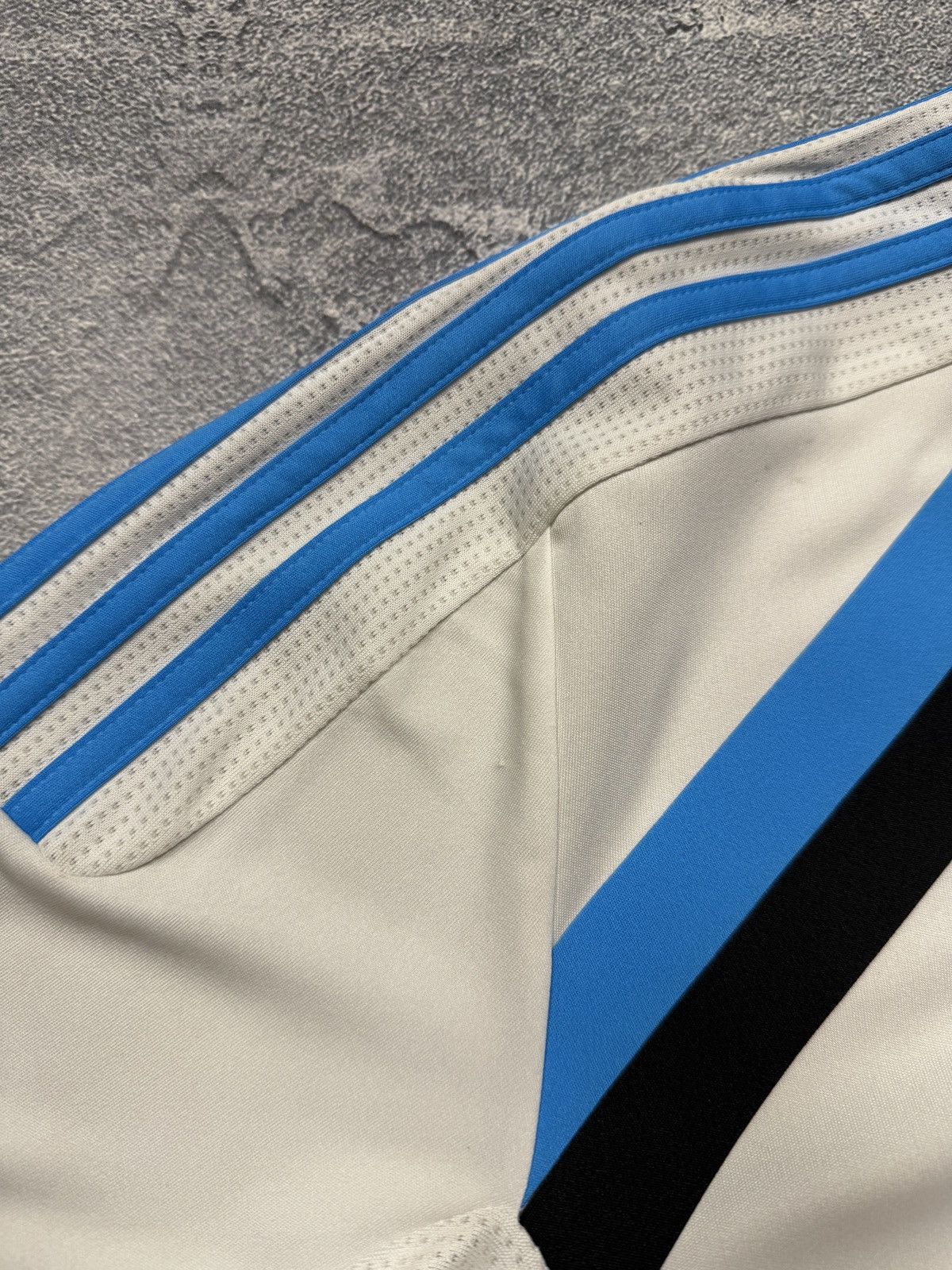 Adidas LIVERPOOL ADIDAS 2011/2012 FOOTBALL THIRD JERSEY #7 SUAREZ Size US S / EU 44-46 / 1 - 17 Thumbnail