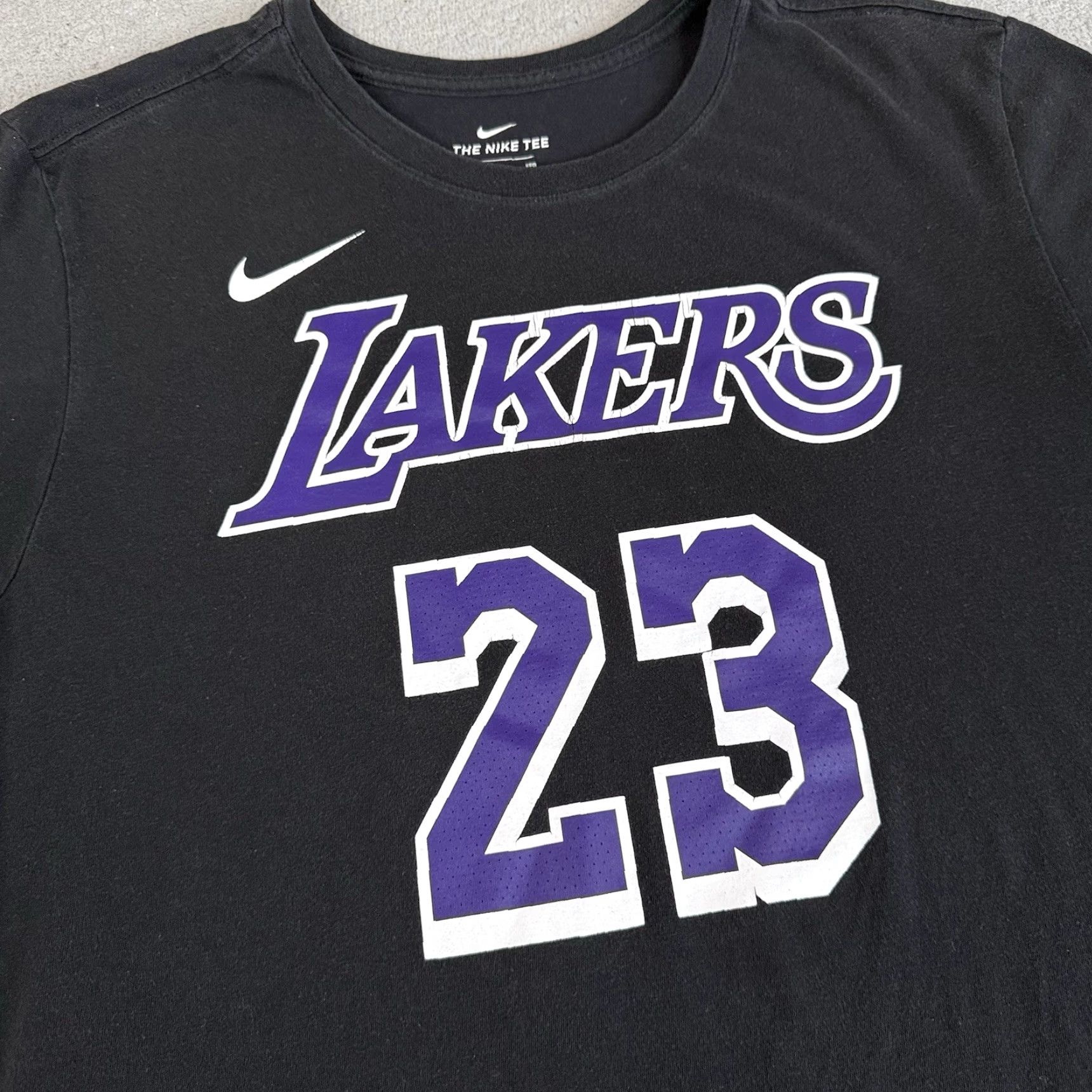Nike Nike T Shirt Los Angeles Lakers Adult XXL Black Lebron James #23 LBJ Shirt Mens Nike Basketball Graphic Tee 2XL Black Lakers NBA Size US XXL / EU 58 / 5 - 2 Thumbnail