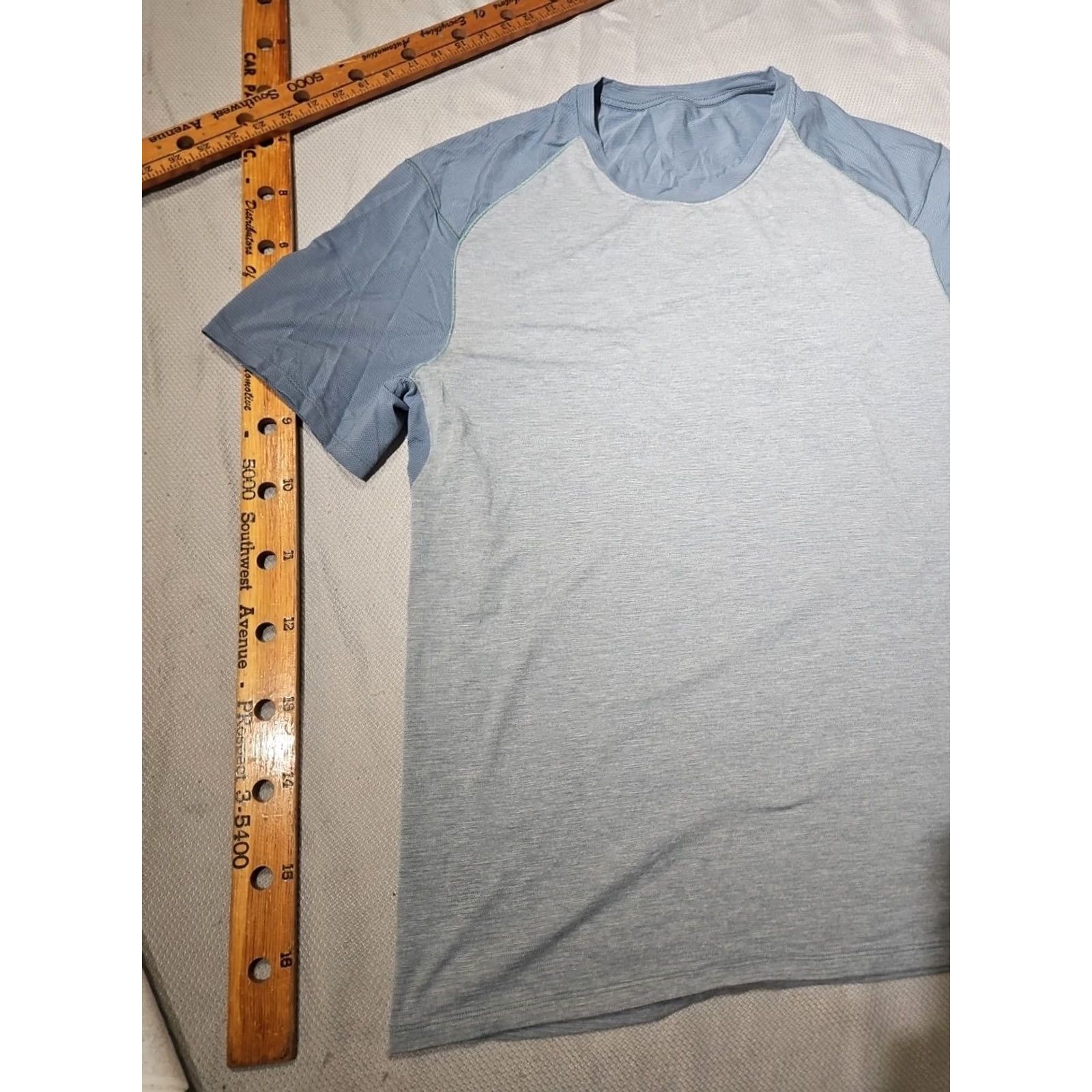 Lululemon Lululemon Shirt Mens XL Blue Colorblock Athletic Casual Stretch Workout Tee Size US XL / EU 56 / 4 - 3 Thumbnail