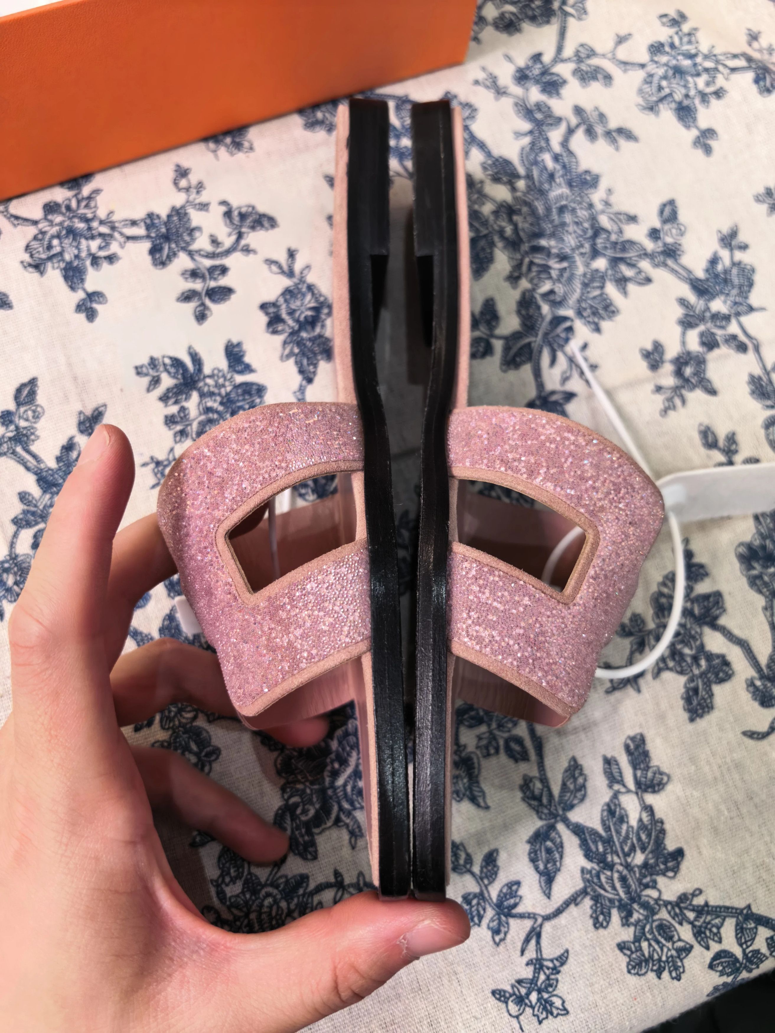 Hermes Hermes Pink Sequin H Logo Slipper 36 Clear Sole Size US 5.5 / IT 35.5 - 4 Thumbnail