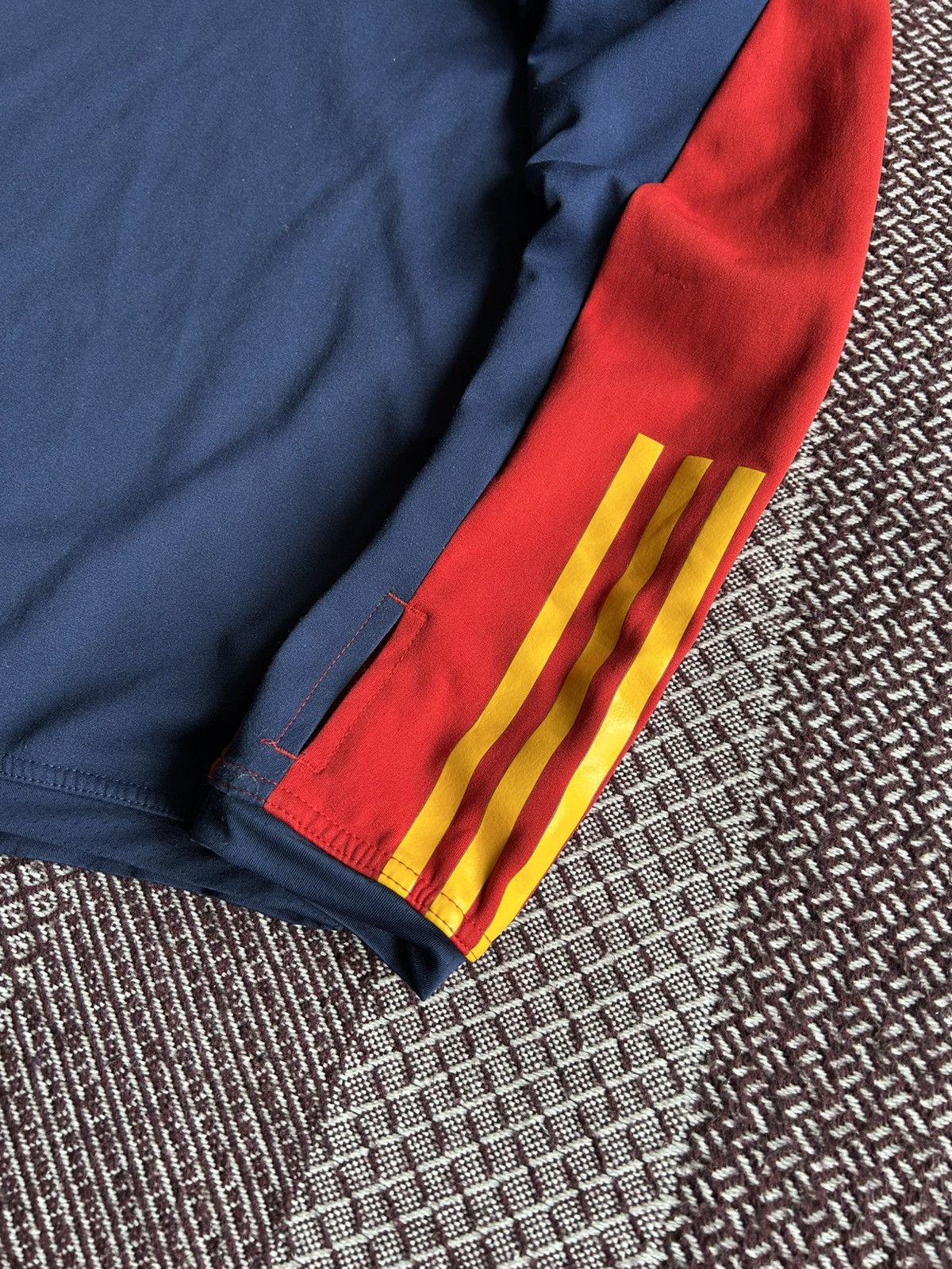 Adidas Spain Training Top Long Sleeve Soccer Jersey Size S Size US S / EU 44-46 / 1 - 3 Thumbnail
