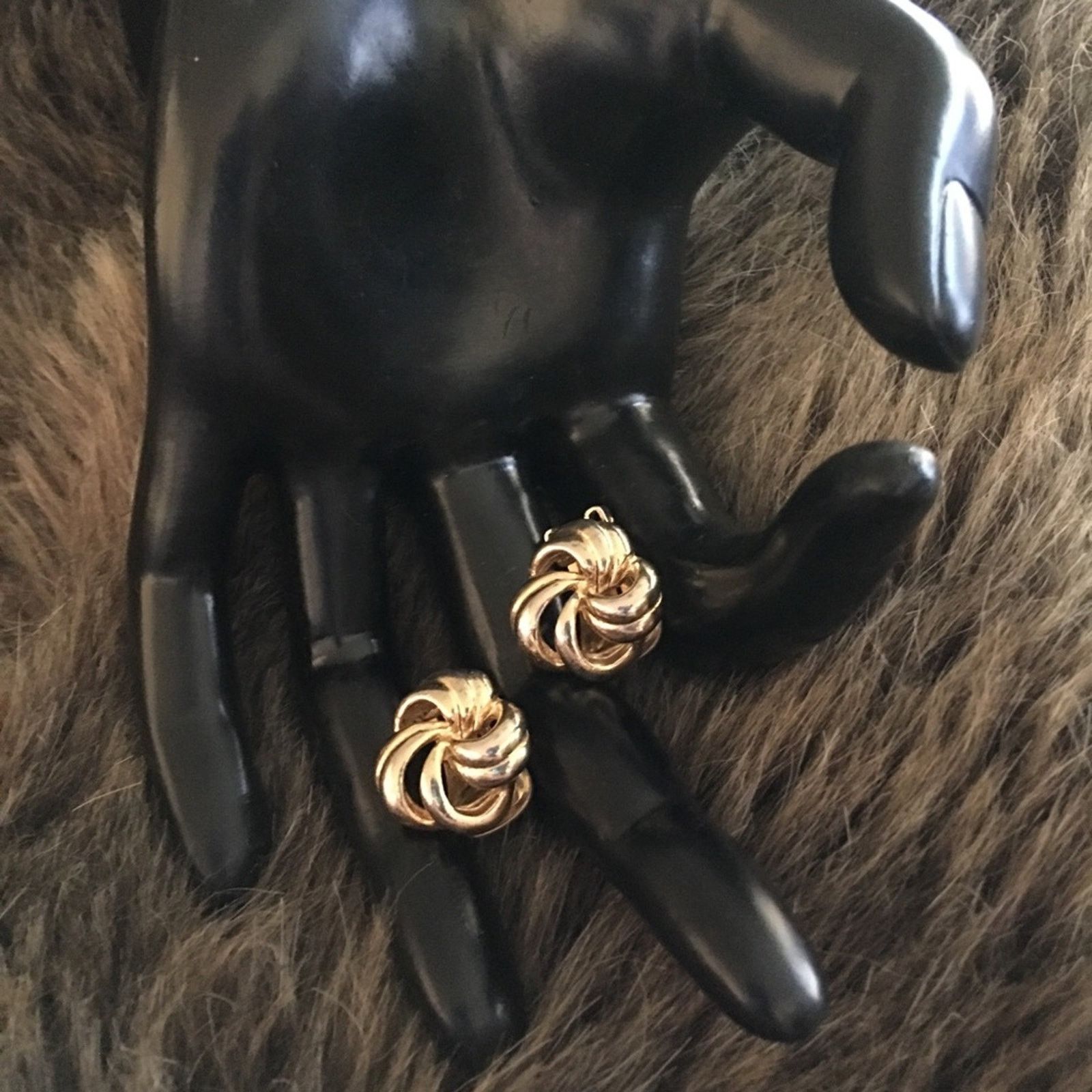 Vintage Vintage 70s gold tone bow clip on earrings Size ONE SIZE - 3 Thumbnail