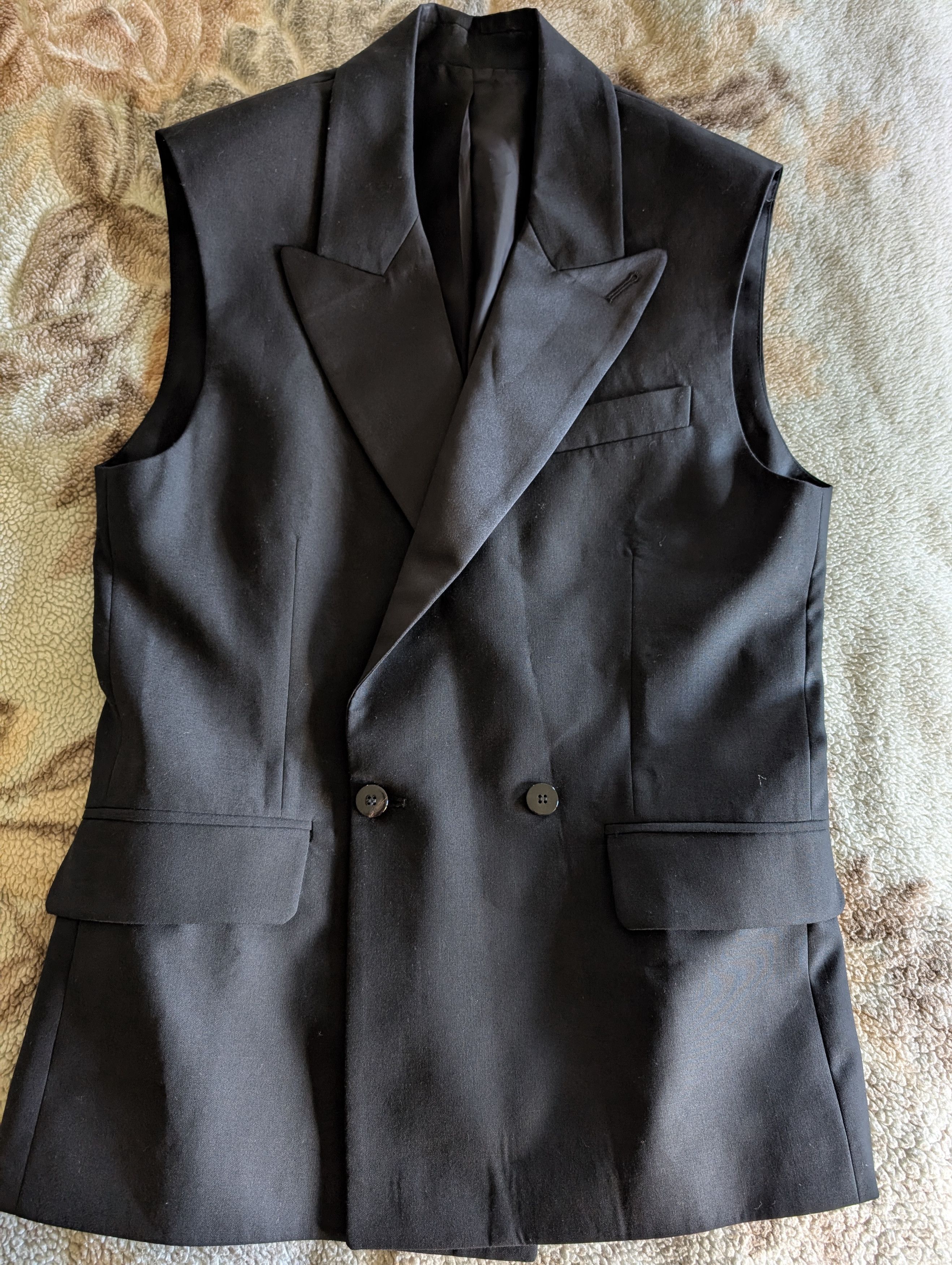 Ernest W. Baker Sleeveless Tuxedo blazer Size 48R - 1 Thumbnail