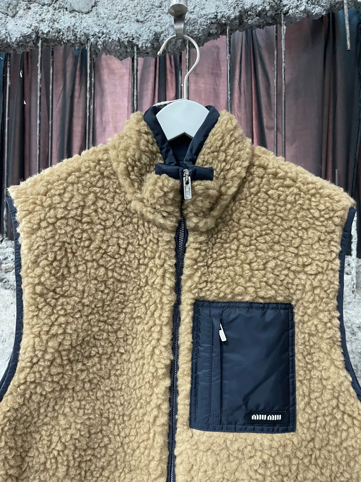 Miu Miu MIUMIU Teddy Vest 40 New Size S / US 4 / IT 40 - 3 Thumbnail