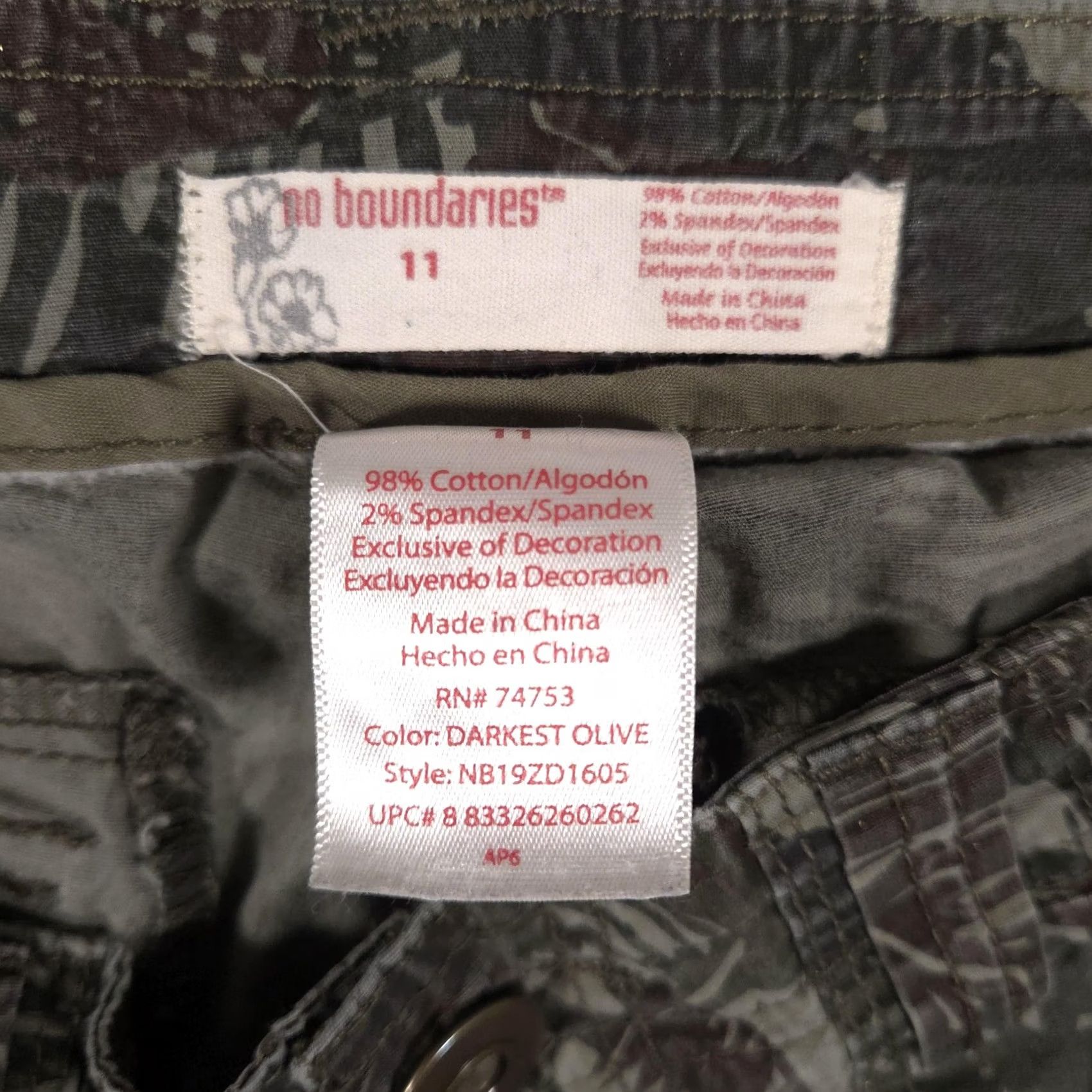 Vintage No Boundaries Cargo Capri Pants Womens 11 Darkest Olive Camo Drawstring Stretch Capris Size 32" / US 10 / IT 46 - 6 Thumbnail