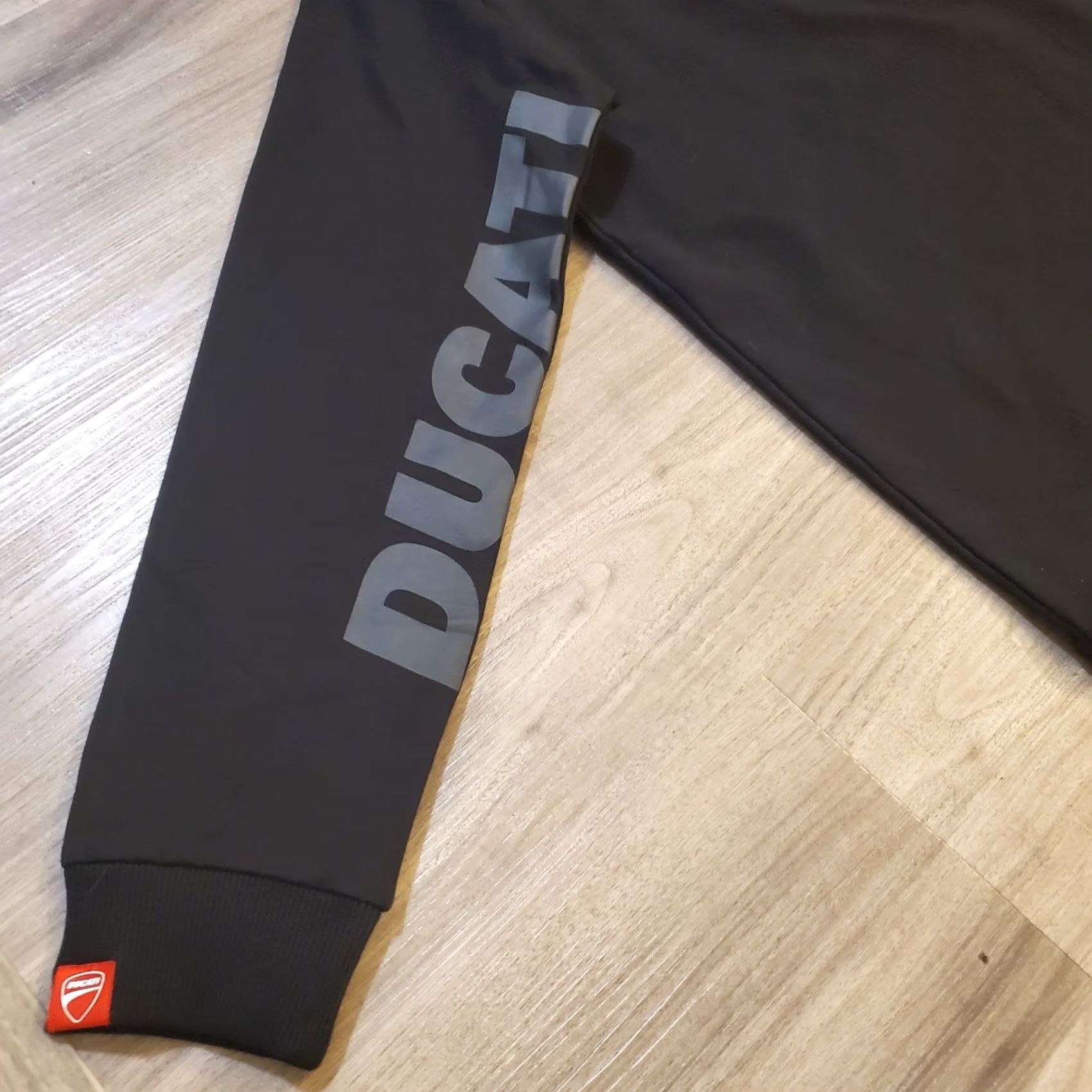 Vintage Ducati Shirt Womens L Black Boat Neck Sweatshirt Spellout Sleeve Size L / US 10 / IT 46 - 2 Thumbnail