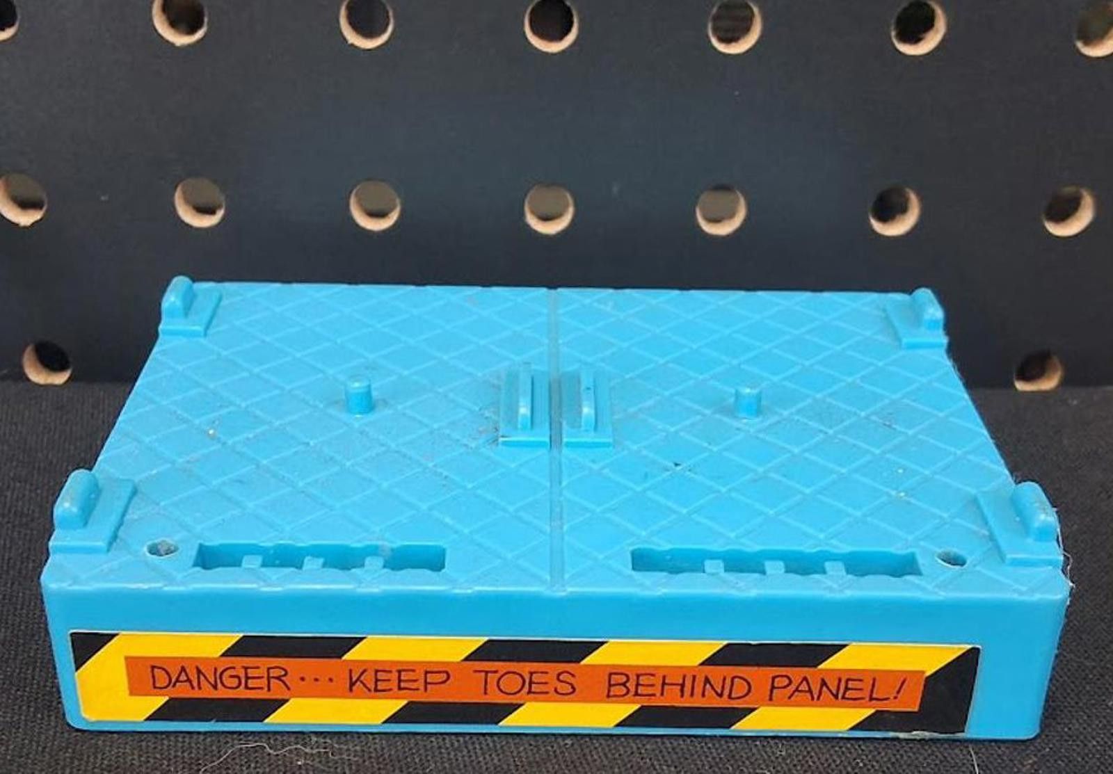 Other Vintage TMNT 1989 TMNT Sewer Playset Elevator Platform Part Size ONE SIZE - 1 Thumbnail
