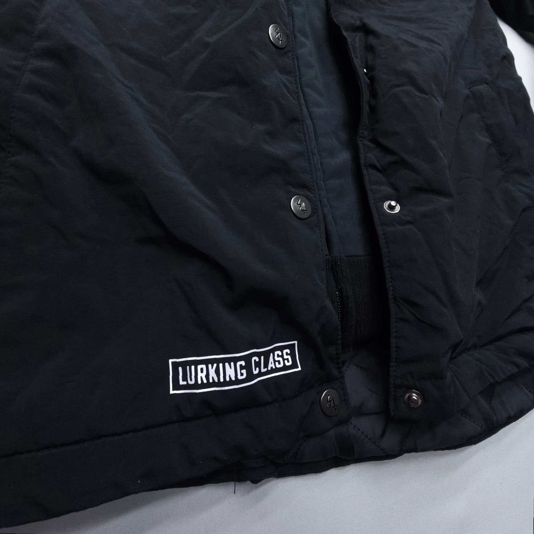 Vintage Lurking Class Sketchy Tank Snowboard Jacket Womens S Black Snap Zip Hoodie Size S / US 4 / IT 40 - 3 Thumbnail