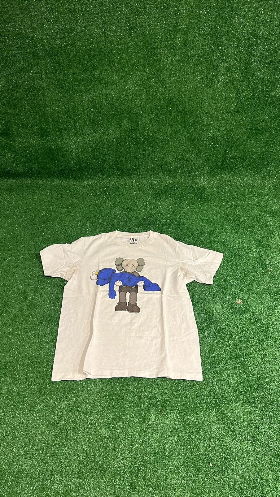Kaws × Uniqlo KAWS x Uniqlo Gone Tee Size US M / EU 48-50 / 2 - 1 Thumbnail