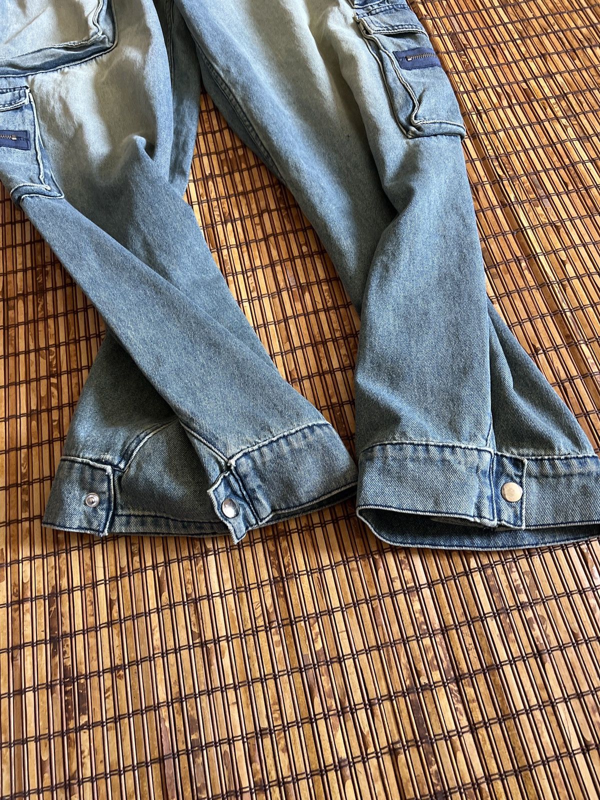 EB Denim EB Denim Cargo Pants in Light Blue Wash Denim New with Tags Size 34" / US 12 / IT 48 - 10 Thumbnail