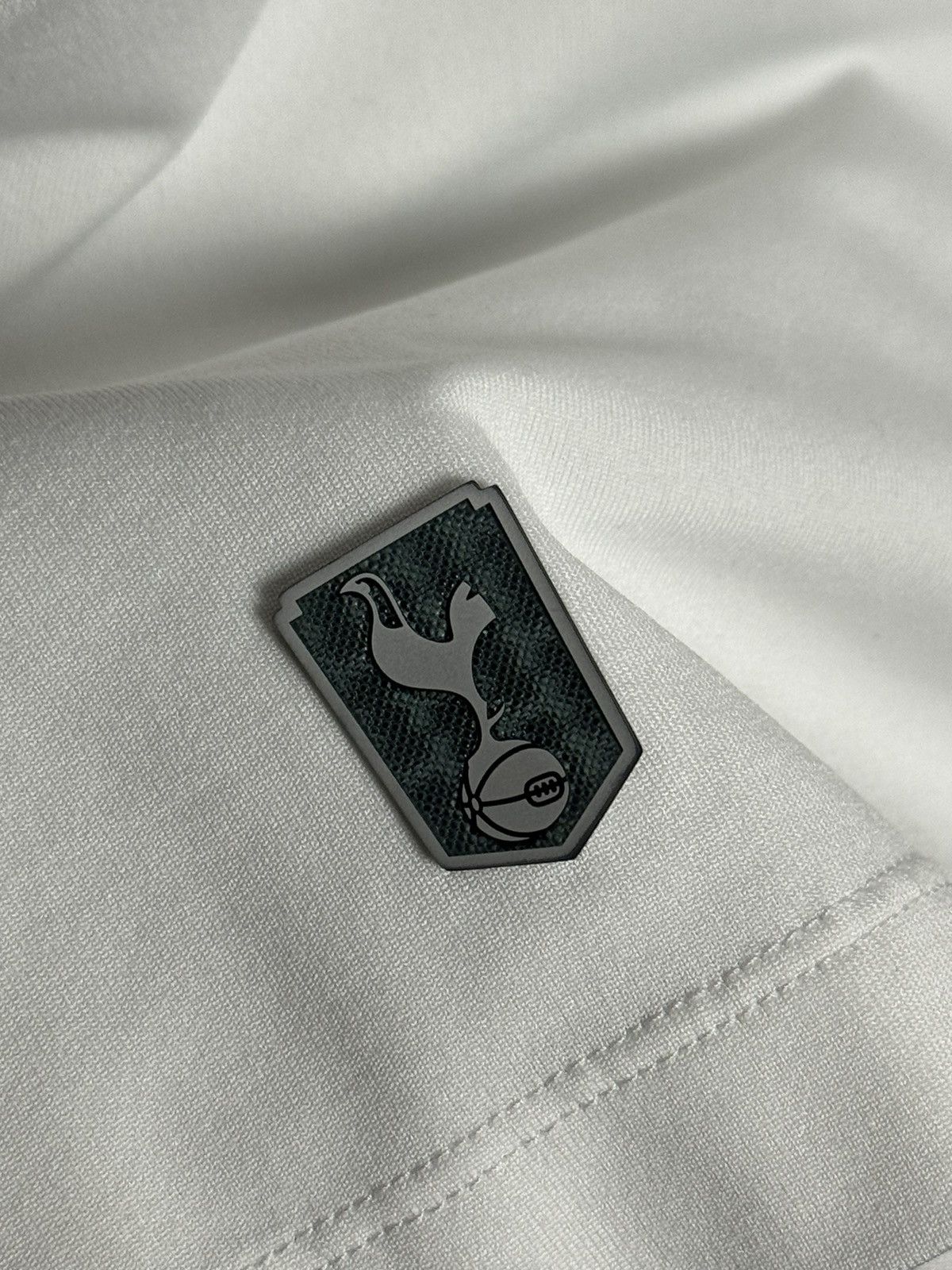 Under Armour Tottenham Hotspur 14/15 Home Football Jersey Size US M / EU 48-50 / 2 - 4 Thumbnail