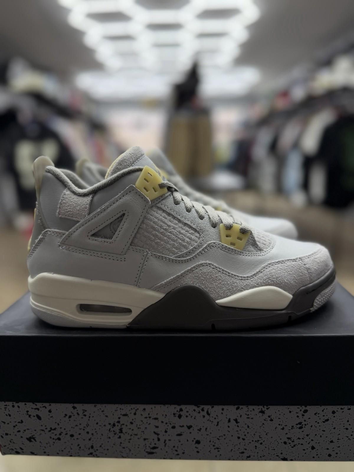 Jordan Brand Air Jordan 4 Retro SE Craft Photon Dust (GS) 6.5Y Size US 6.5 / EU 39-40 - 1 Thumbnail