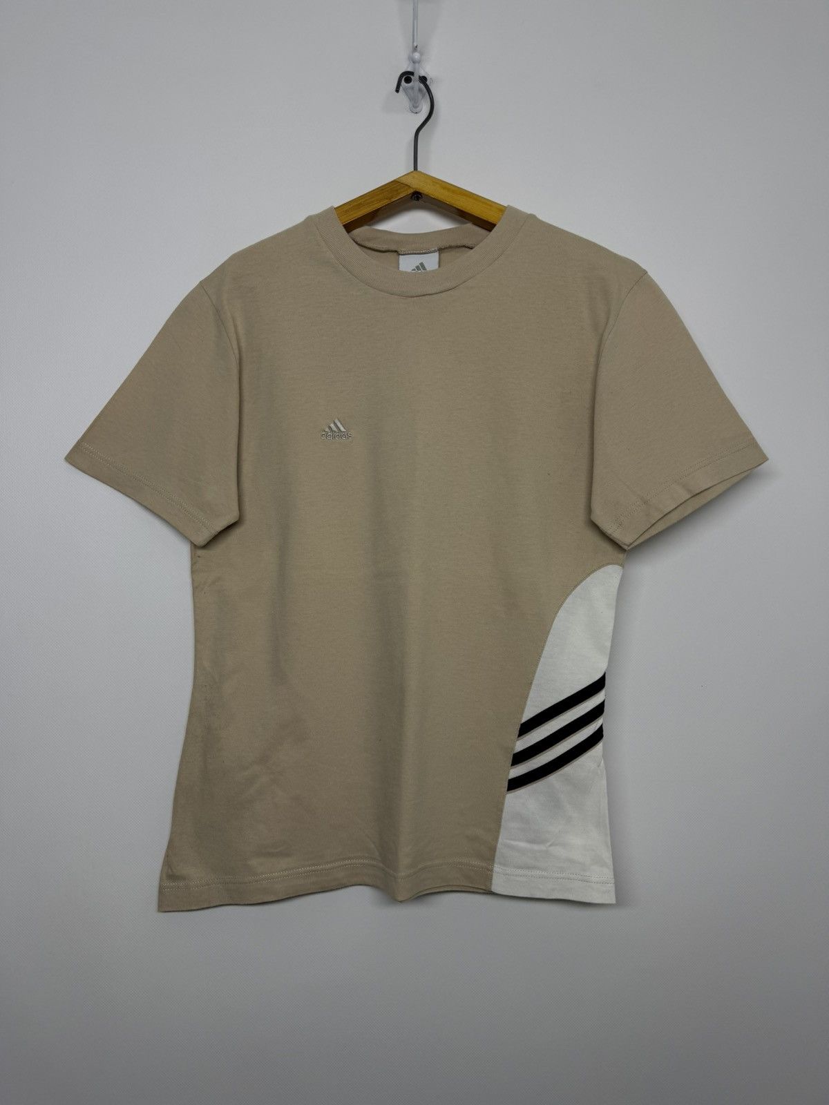 Adidas Vintage Adidas Logo T-Shirt 90’s Size L / US 10 / IT 46 - 2 Thumbnail