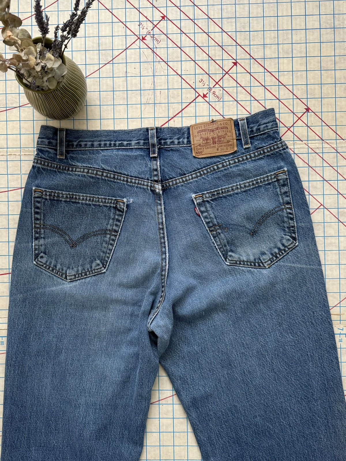 Levi's × Levi's Vintage Clothing × Vintage Vintage Levi’s 550 Medium Wash Size 36 Relaxed Baggy Fit Size US 36 / EU 52 - 11 Thumbnail
