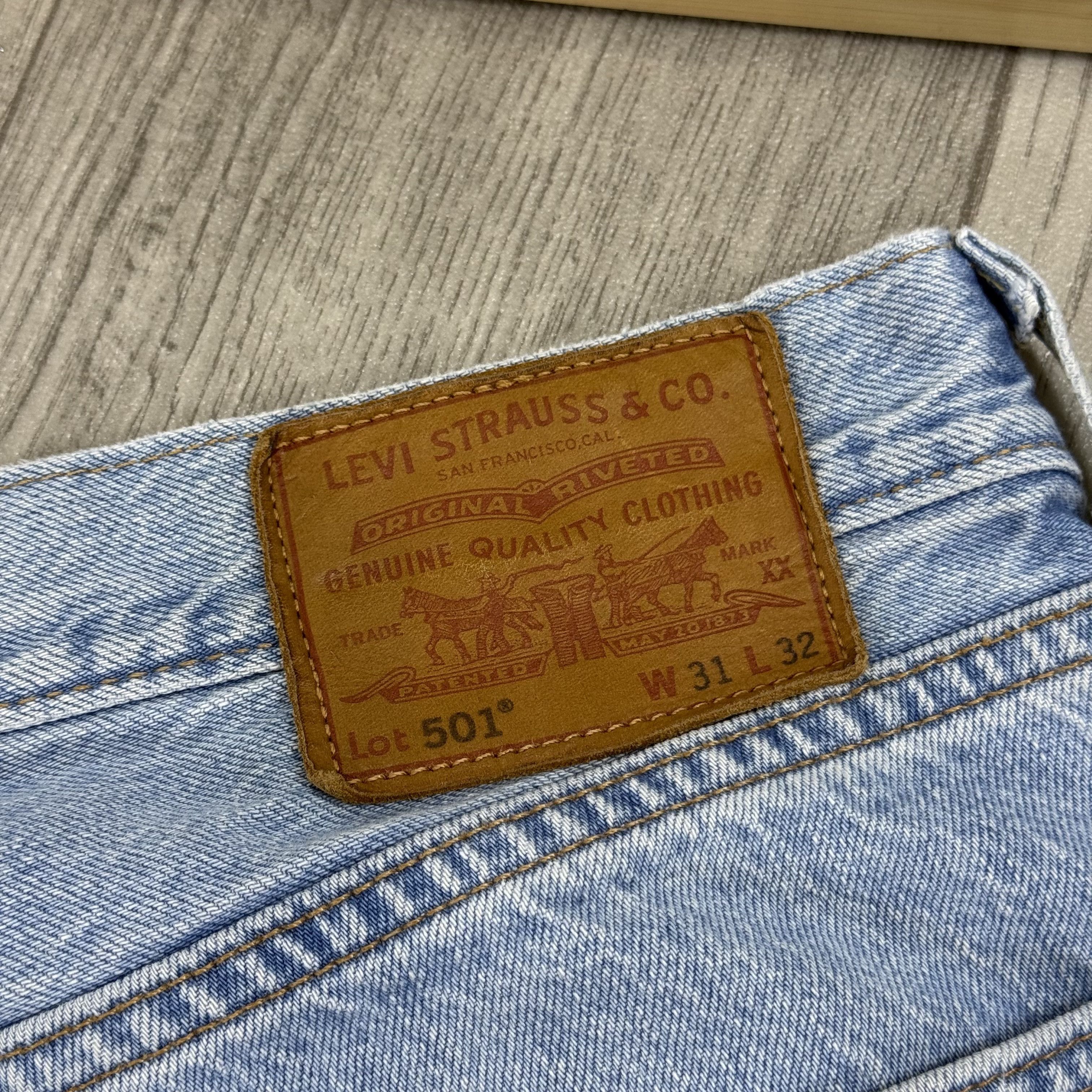 Levi's Levi's 501 Blue Stonewashed Denim Jeans Pants 31x32 Size US 31 - 11 Thumbnail