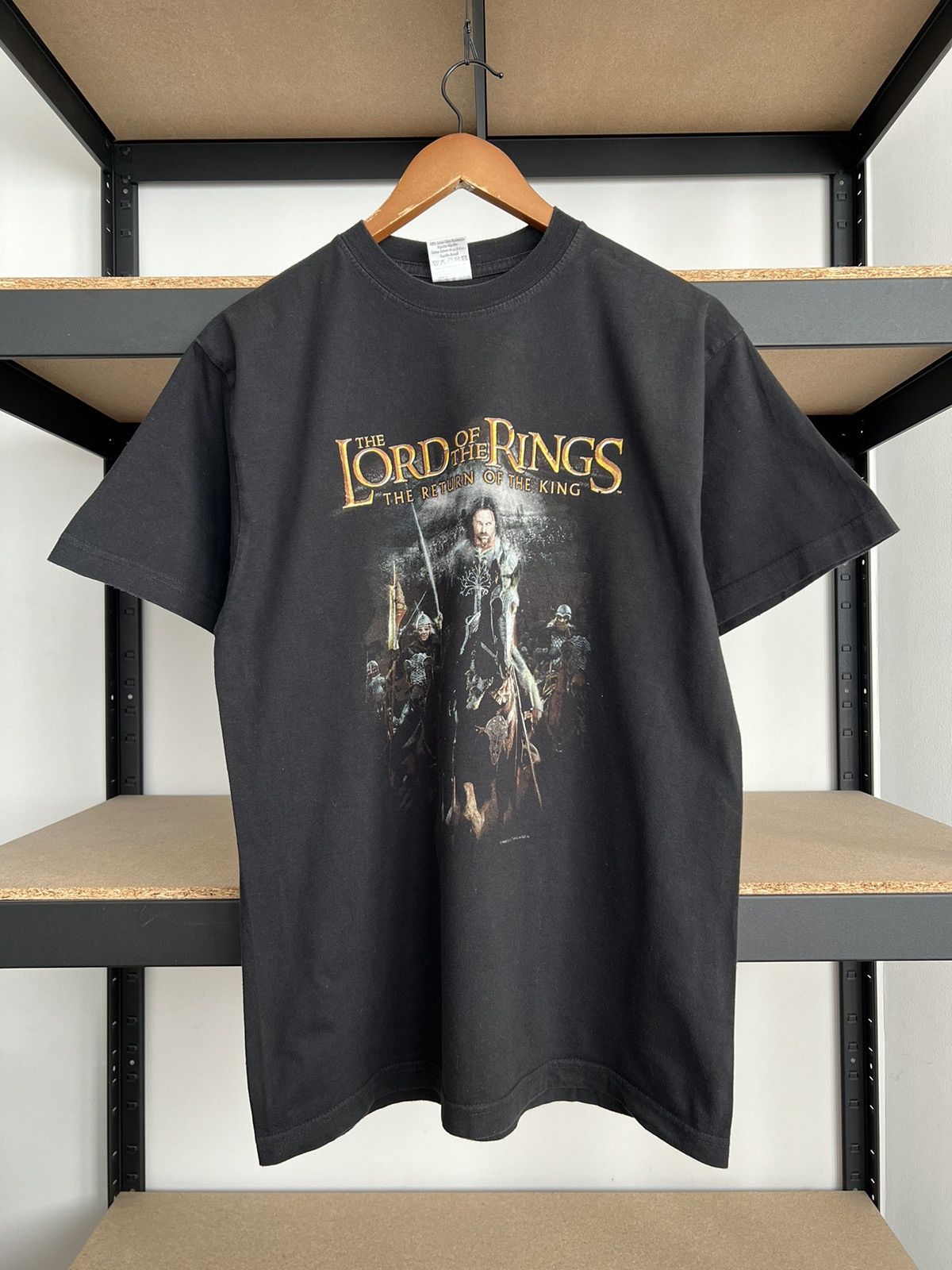 Vintage Vintage 2003 The Lord Of The Rings Aragorn Movie T-shirt Size US M / EU 48-50 / 2 - 1 Thumbnail