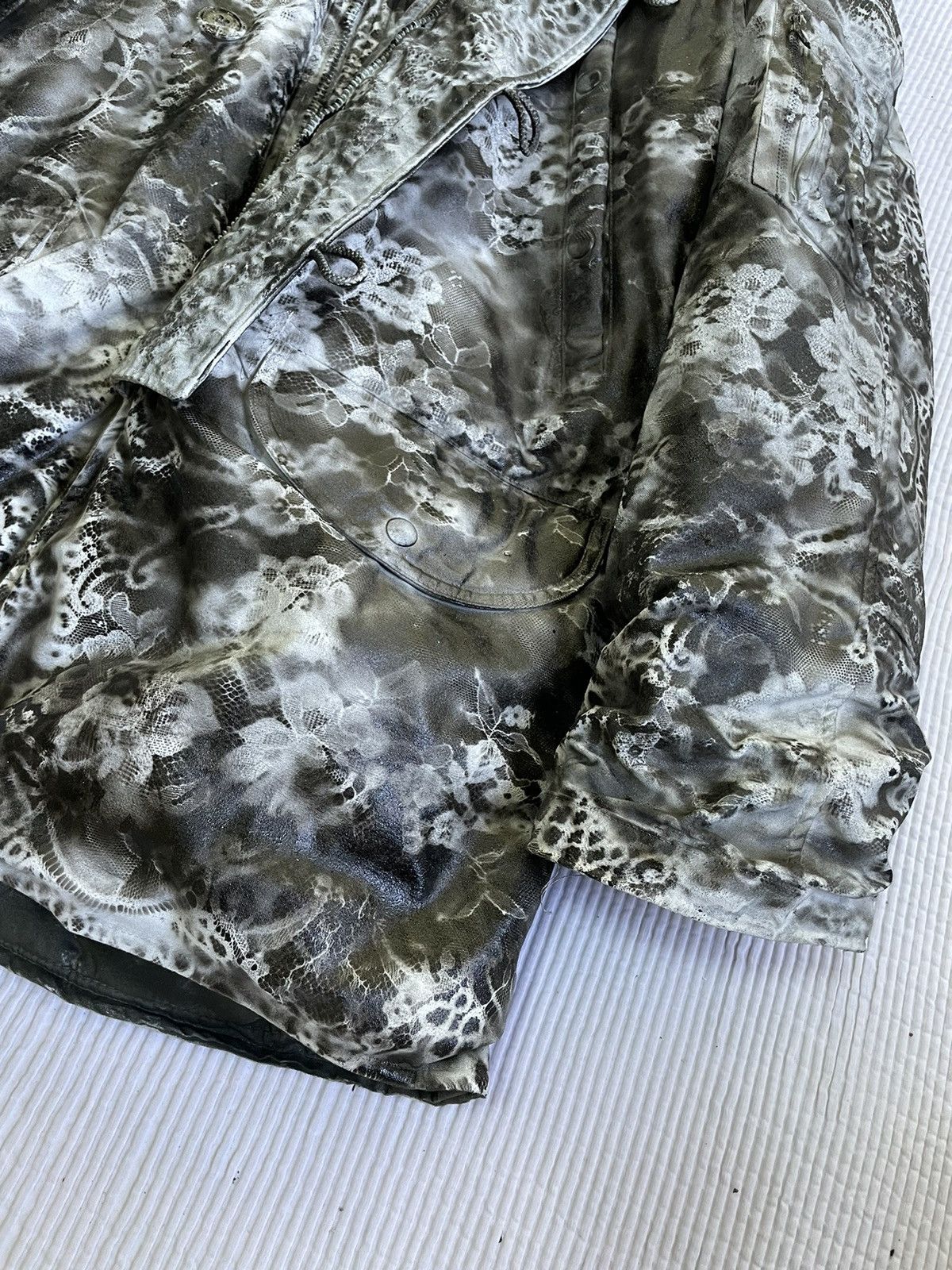 Handmade Heavy Parka in Floral Noir Size US L / EU 52-54 / 3 - 6 Thumbnail