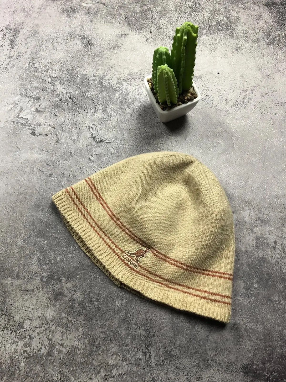 Kangol KANGOL Vintage Mini Logo Hat Streetwear Casual Mens Beige Size ONE SIZE - 1 Thumbnail