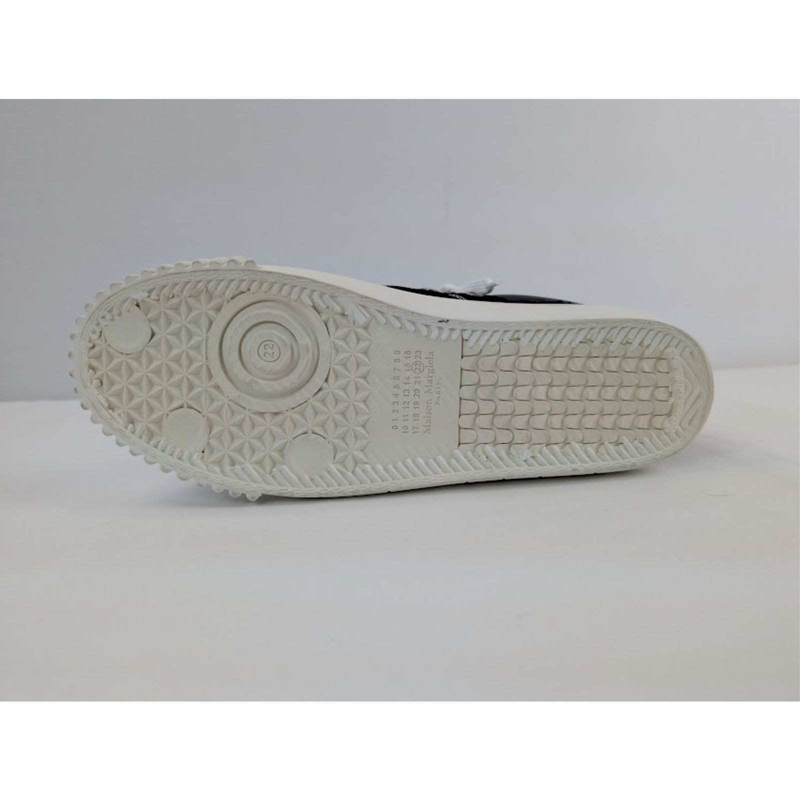 Maison Margiela o1rshd1 Evolution Low Sneakers in Black / White Size US 13 / EU 46 - 13 Thumbnail