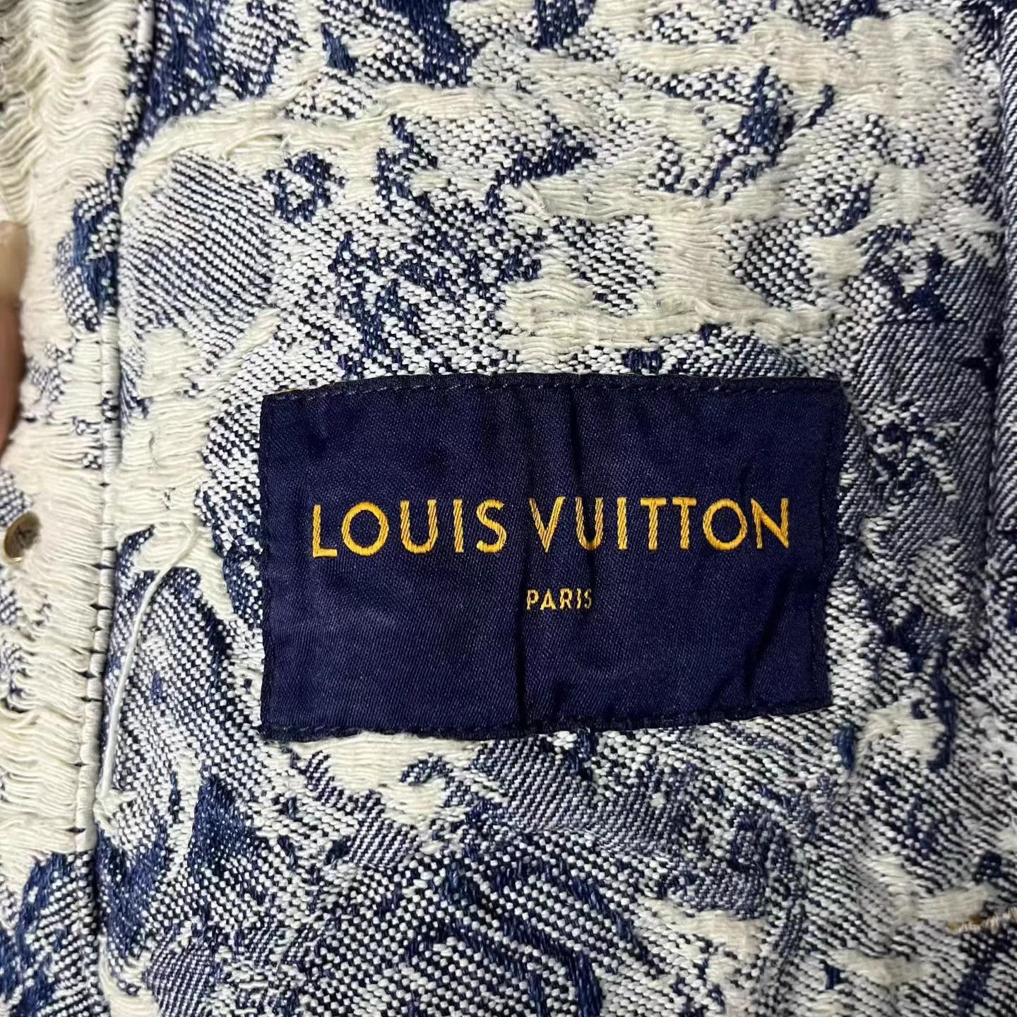 Louis Vuitton Louis Vuitton Blue Floral All Over Long Sleeve Denim Jkt Size US M / EU 48-50 / 2 - 3 Thumbnail