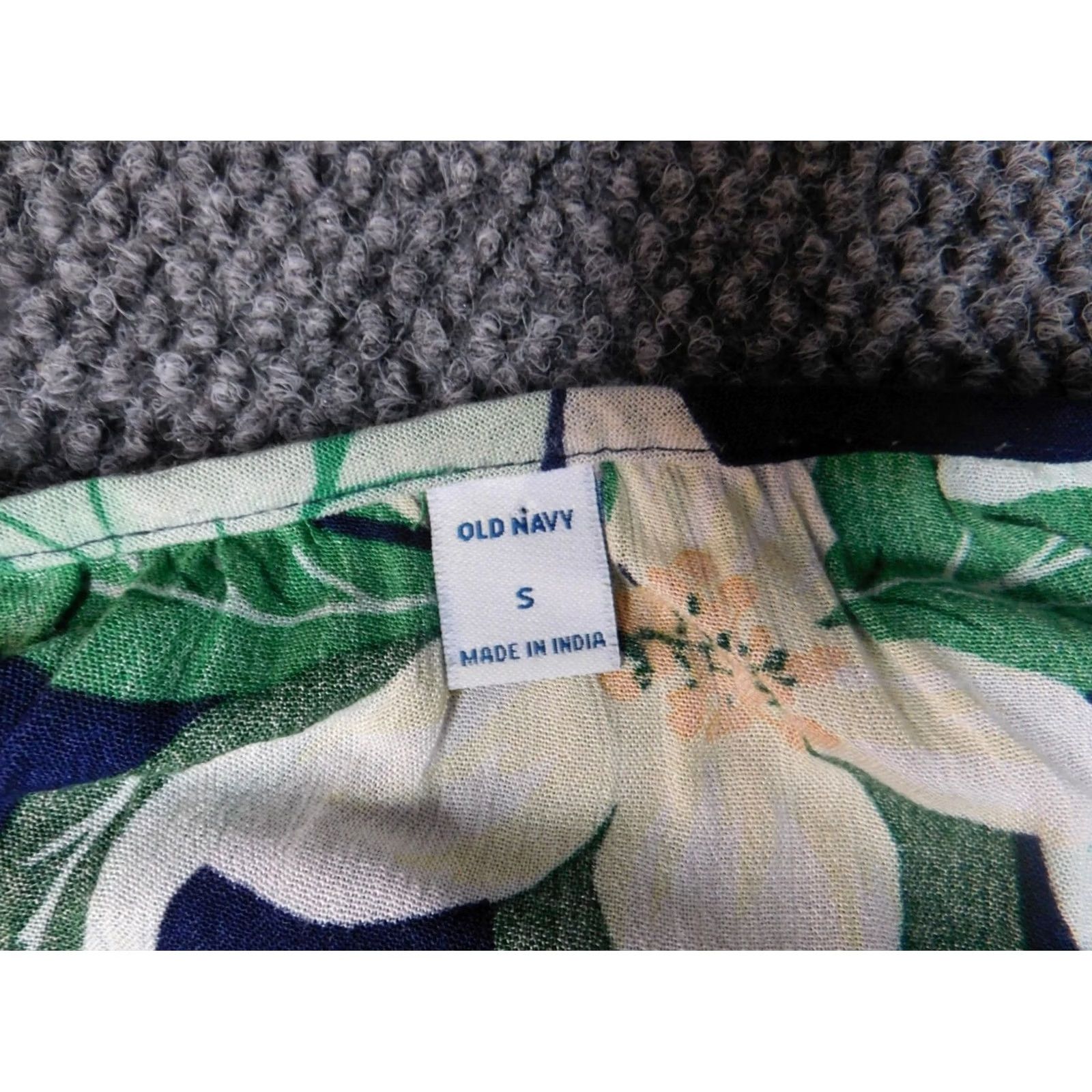 Old Navy Old Navy Womens Blouse S Blue Floral Crew Neck Pullover Stretch Top Casual Button Cotton Blend Regular Size S / US 4 / IT 40 - 7 Thumbnail