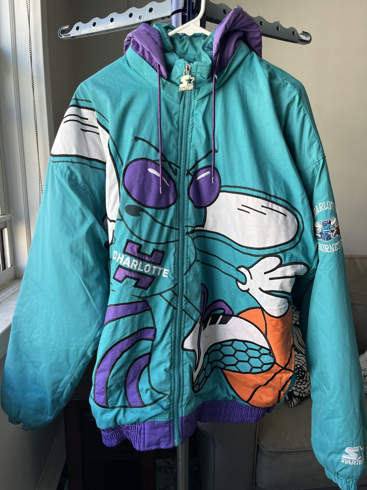Starter VINTAGE Starter Charlotte Hornets Big Shot Jacket Size L Size US L / EU 52-54 / 3 - 1 Thumbnail