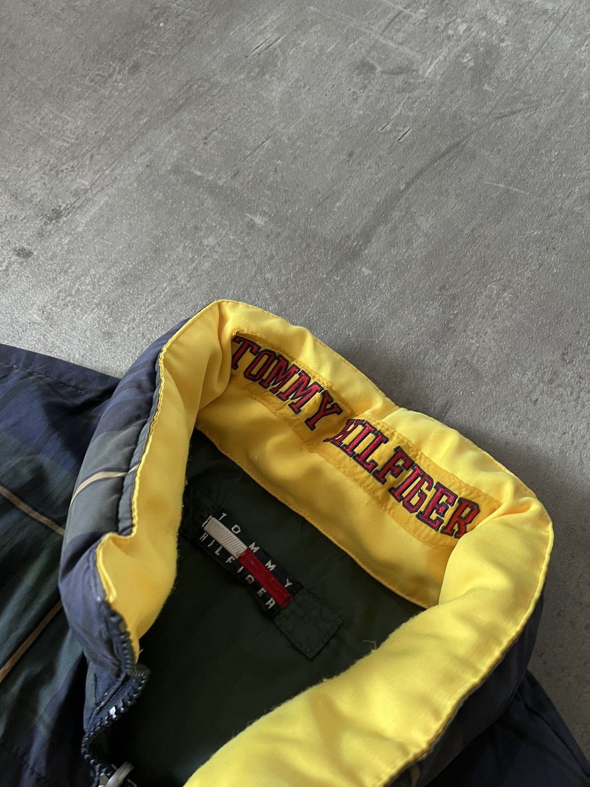 Tommy Hilfiger Vintage Tommy Hilfiger reversible tartan puffer jacket 90s Size US L / EU 52-54 / 3 - 10 Thumbnail