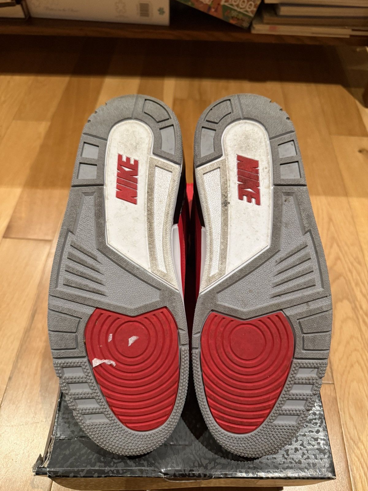 Jordan Brand fire red 3 Size US 10 / EU 43 - 5 Thumbnail