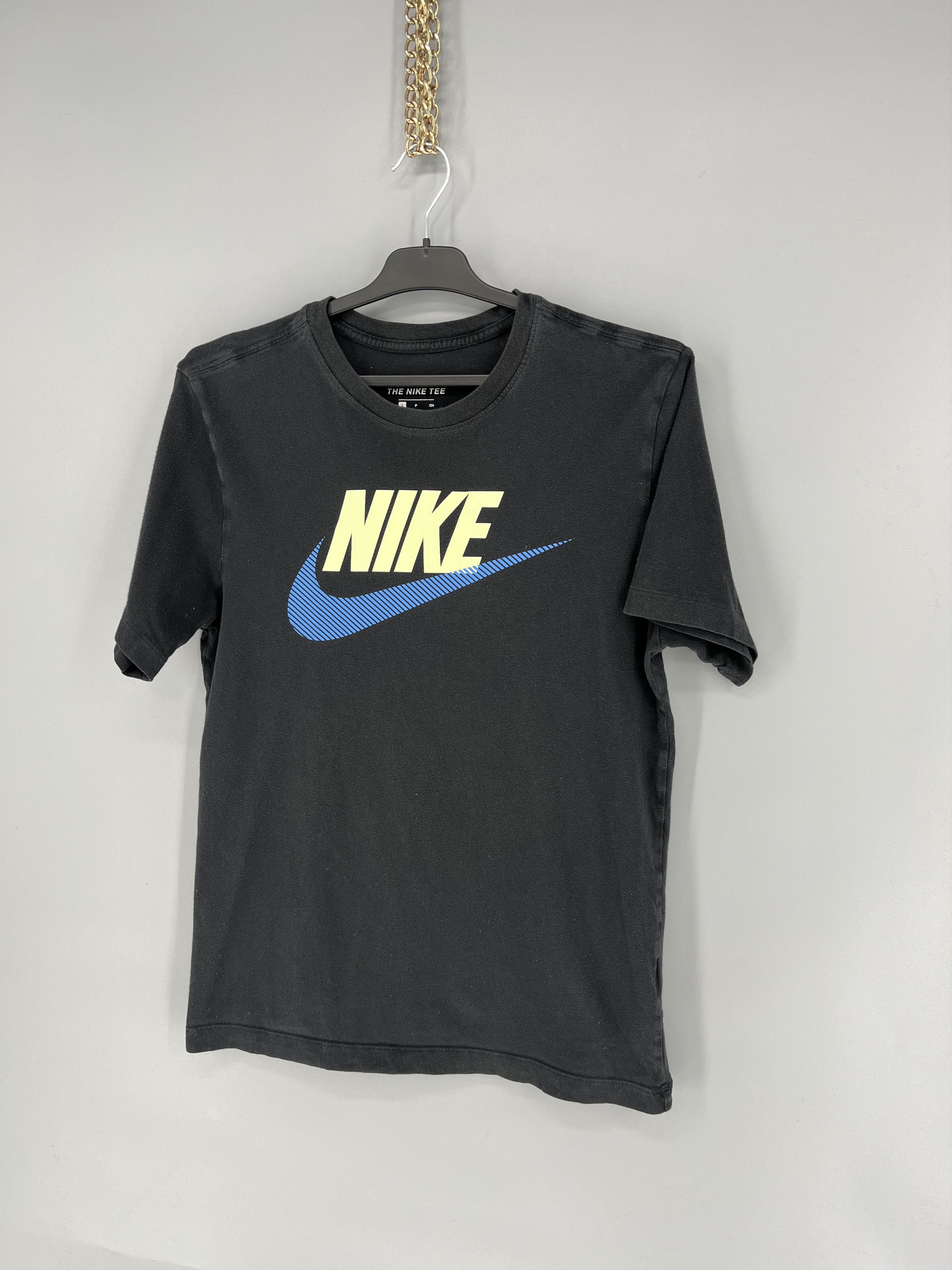 Nike Vintage Y2K Nike Center Swoosh Logo T-Shirt Size US S / EU 44-46 / 1 - 3 Thumbnail