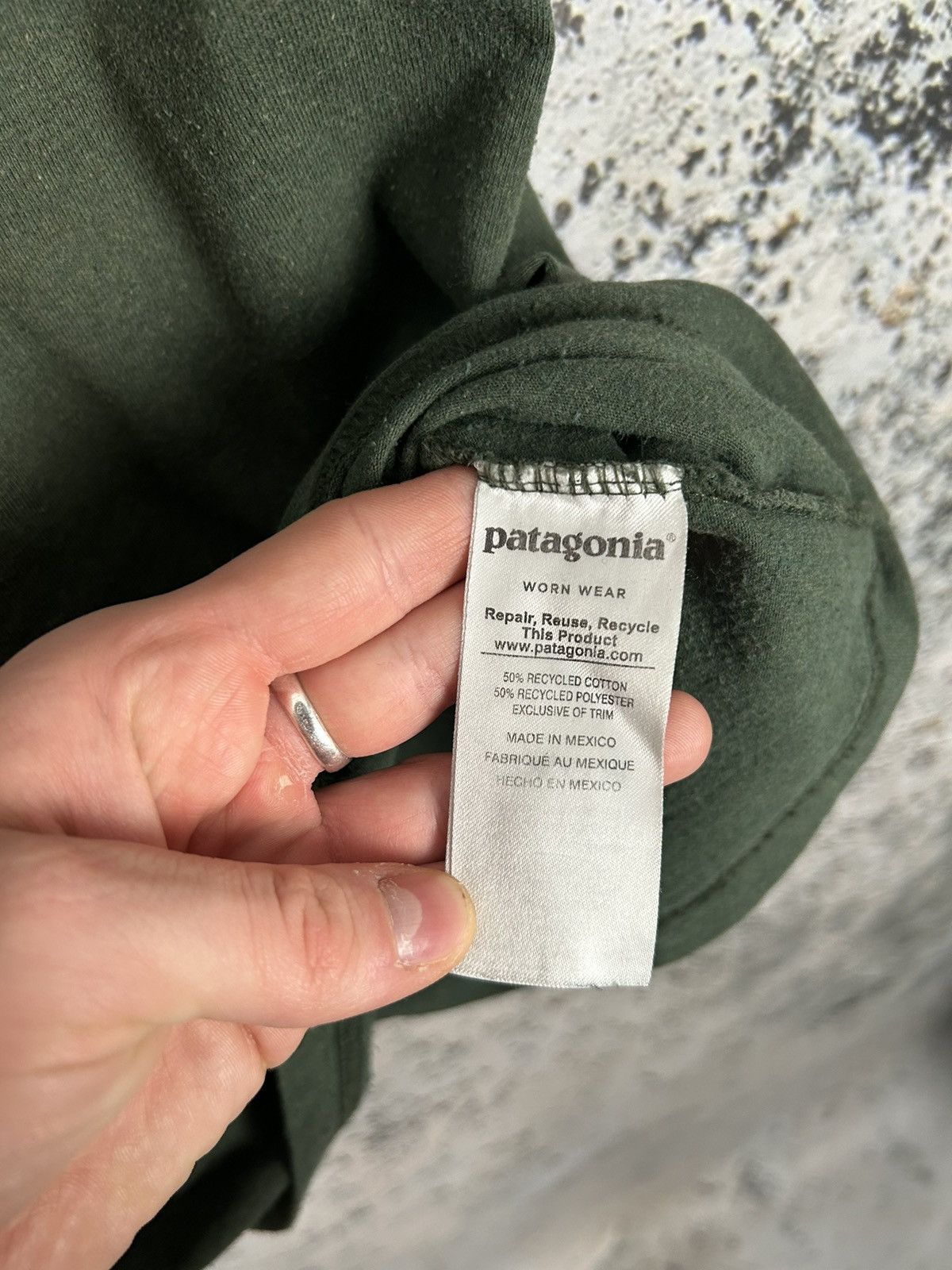 Patagonia Vintage Patagonia Graphic Logo Tee Olive Live Simply Outdoor Size US XL / EU 56 / 4 - 5 Thumbnail