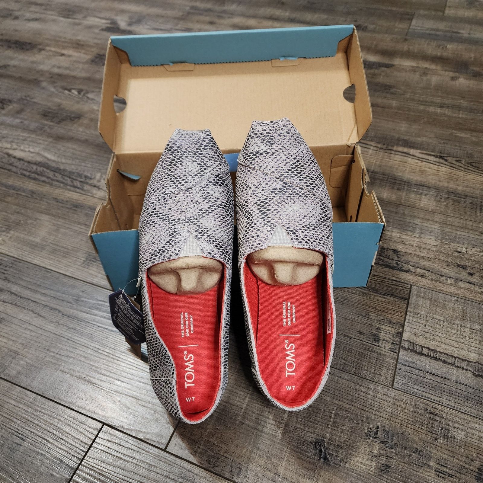 Toms Toms sz 7 Cobblestone Snake Printed Suede Alpargata NIB Shlf Size US 7 / IT 37 - 1 Thumbnail