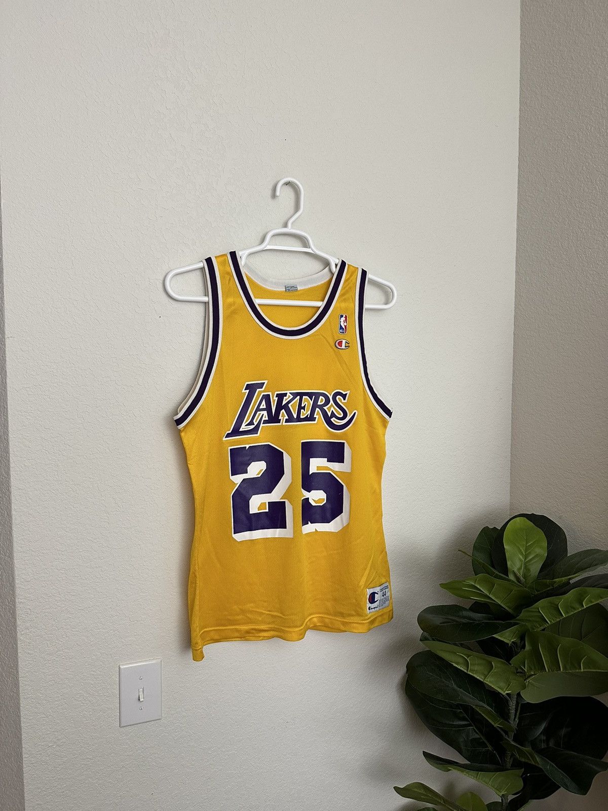 Champion × NBA × Vintage Rare Eddie Jones Vintage 90s Lakers Champion Jersey #25 Size US L / EU 52-54 / 3 - 1 Thumbnail