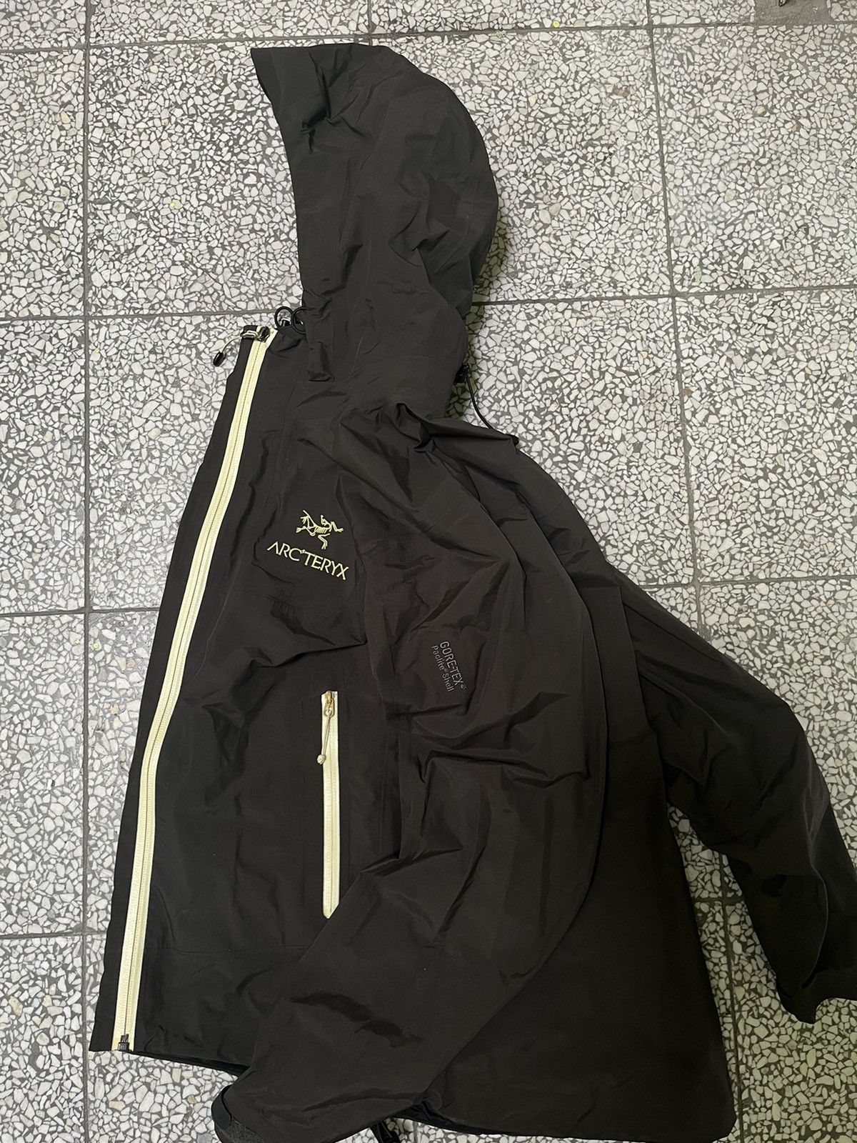 image of Arcteryx x Goretex Arc'teryx Gore-Tex Womens Jacket Streetwear in Brown (Size XS)