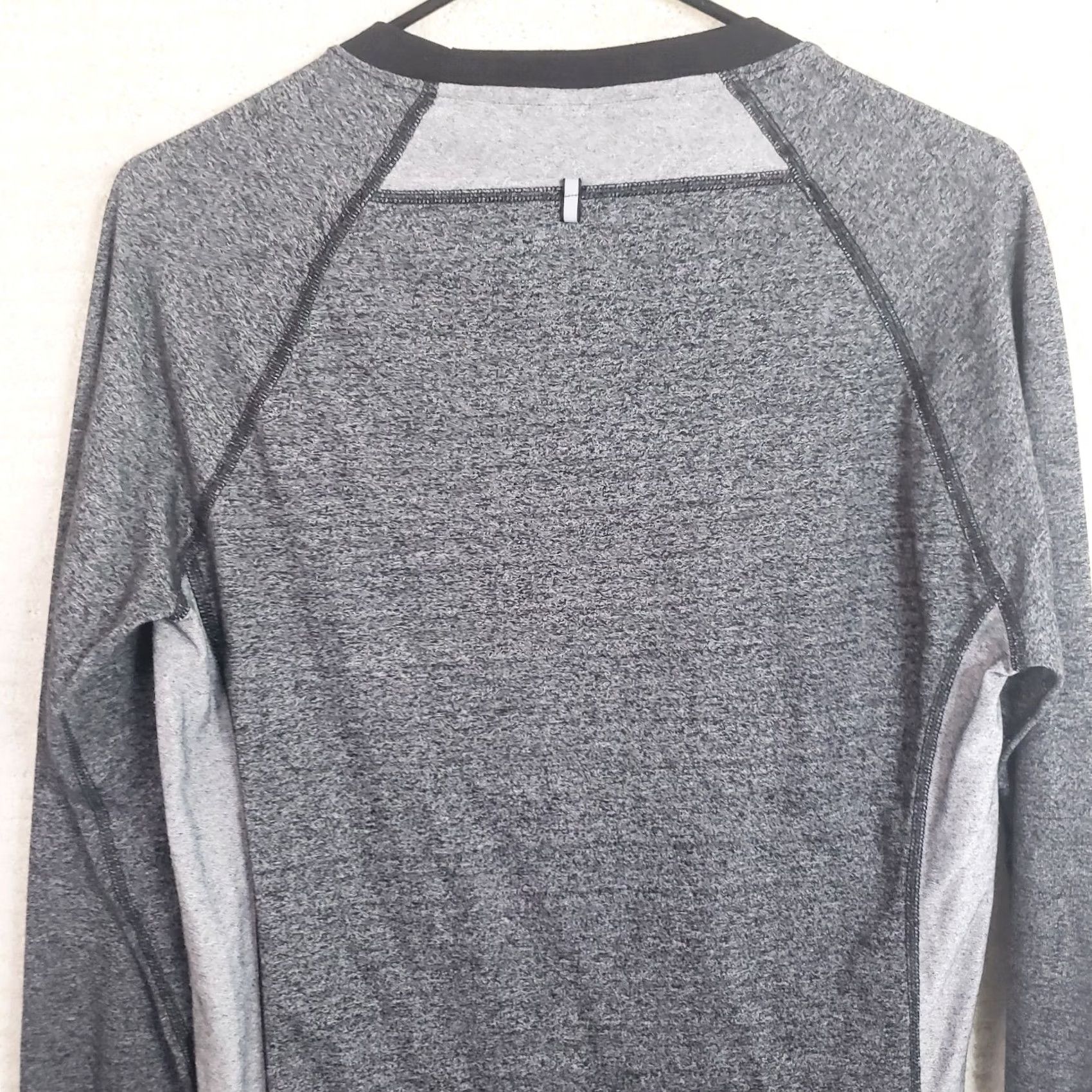 Oakley Oakley Men's S Gray Long Sleeve T-shirt Crewneck Two Tone Colorblock Pullover Size US S / EU 44-46 / 1 - 7 Thumbnail
