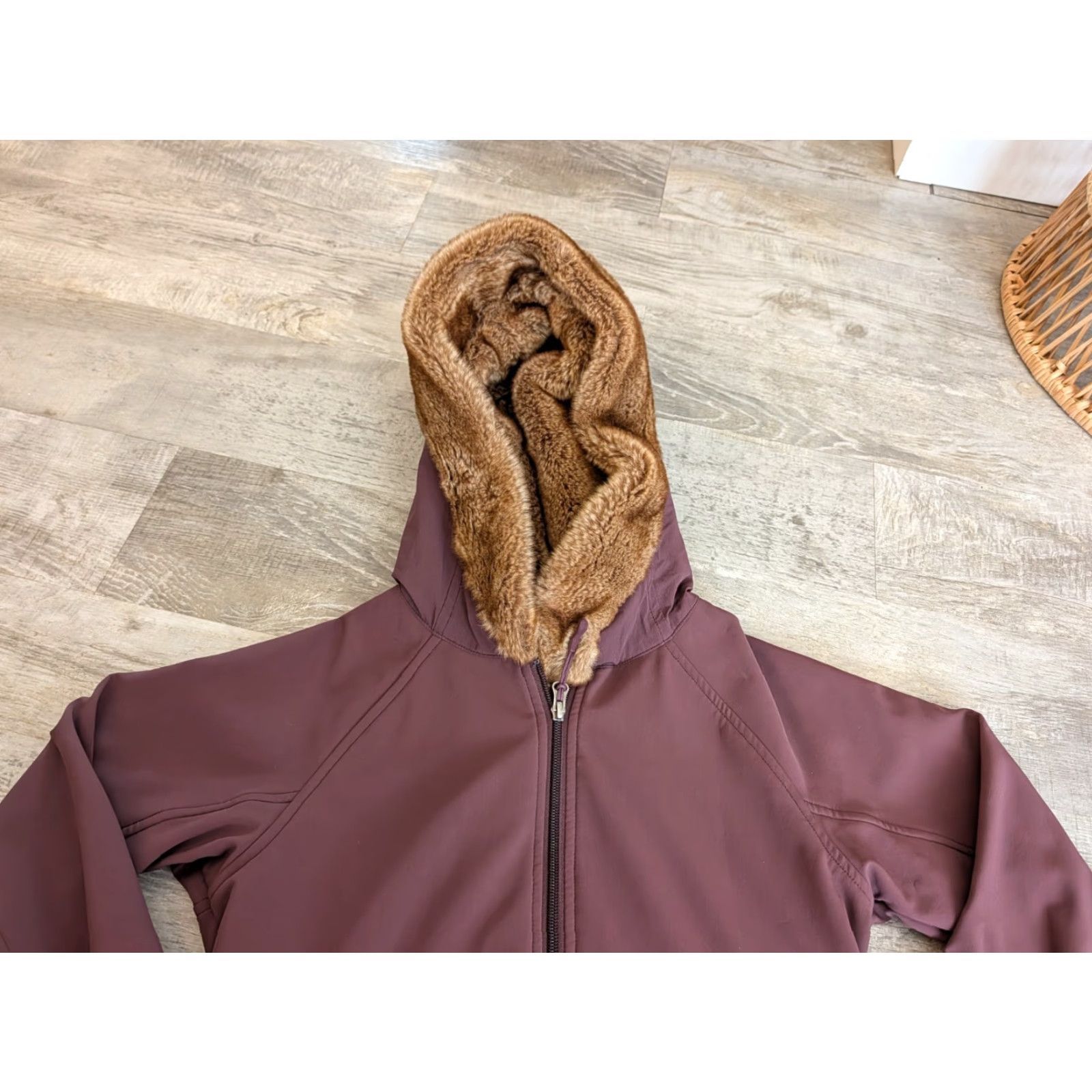 Marmot MARMOT Women's Small Maroon Zip Up Faux Fur Hooded Light Winter Jacket Coat Size S / US 4 / IT 40 - 3 Thumbnail