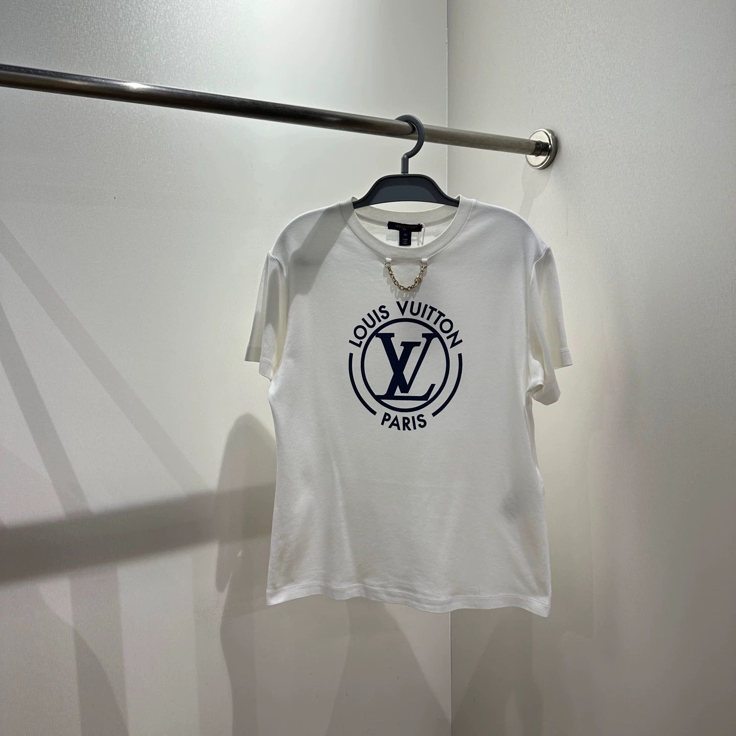 Louis Vuitton Louis Vuitton apr670 LV Print Chain SS M Cotton Size M / US 6-8 / IT 42-44 - 1 Thumbnail