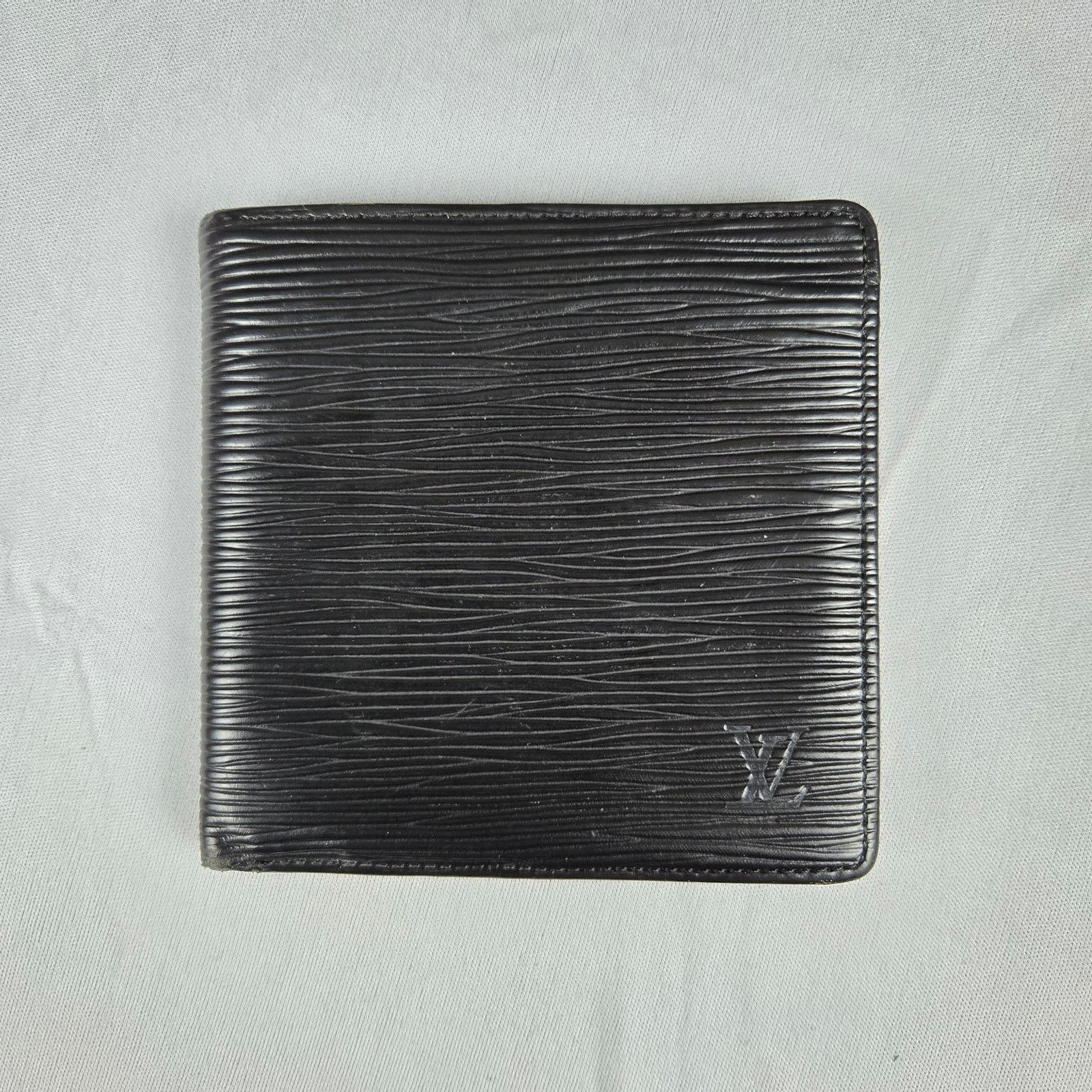 Louis Vuitton Louis Vuitton Black Leather Epi Bifold Wallet Size ONE SIZE - 1 Thumbnail