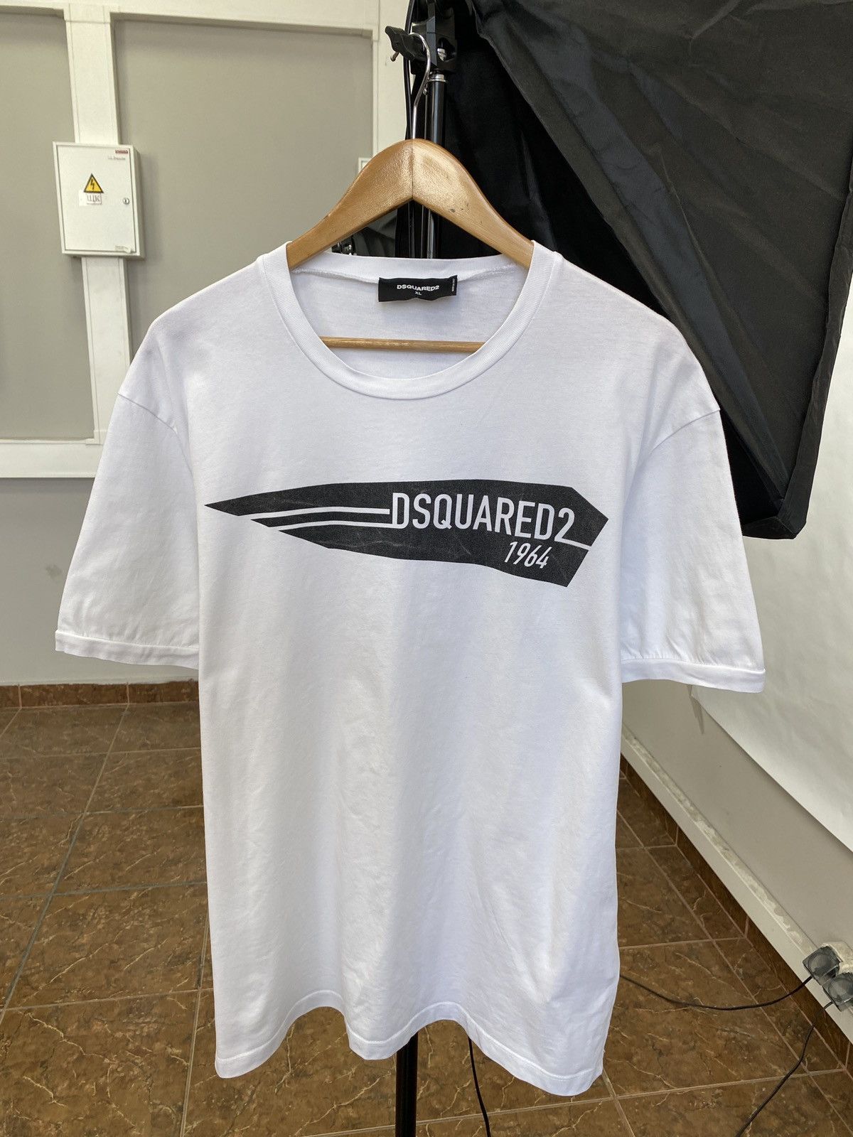 Dsquared2 🇮🇹 Dsquared2 Big Logo Y2K T-Shirt Rare Retro Hype Size US XL / EU 56 / 4 - 1 Thumbnail