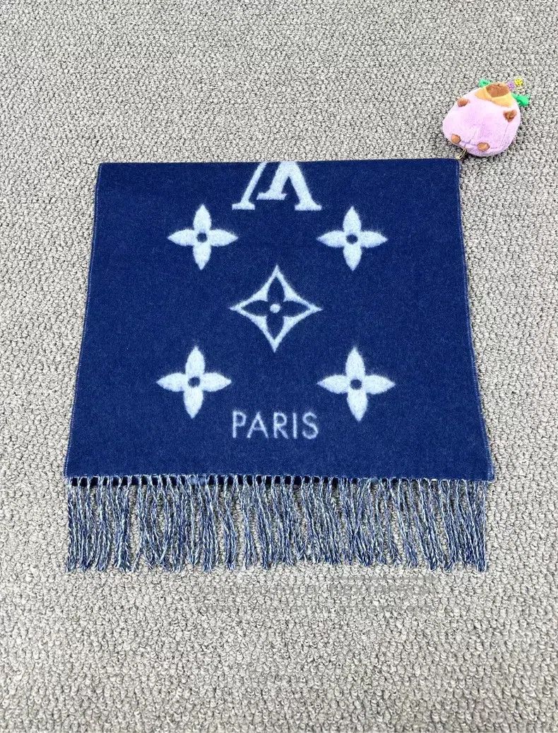 Louis Vuitton Louis Vuitton Blue full logo cashmere fringe scarf Size ONE SIZE - 3 Thumbnail